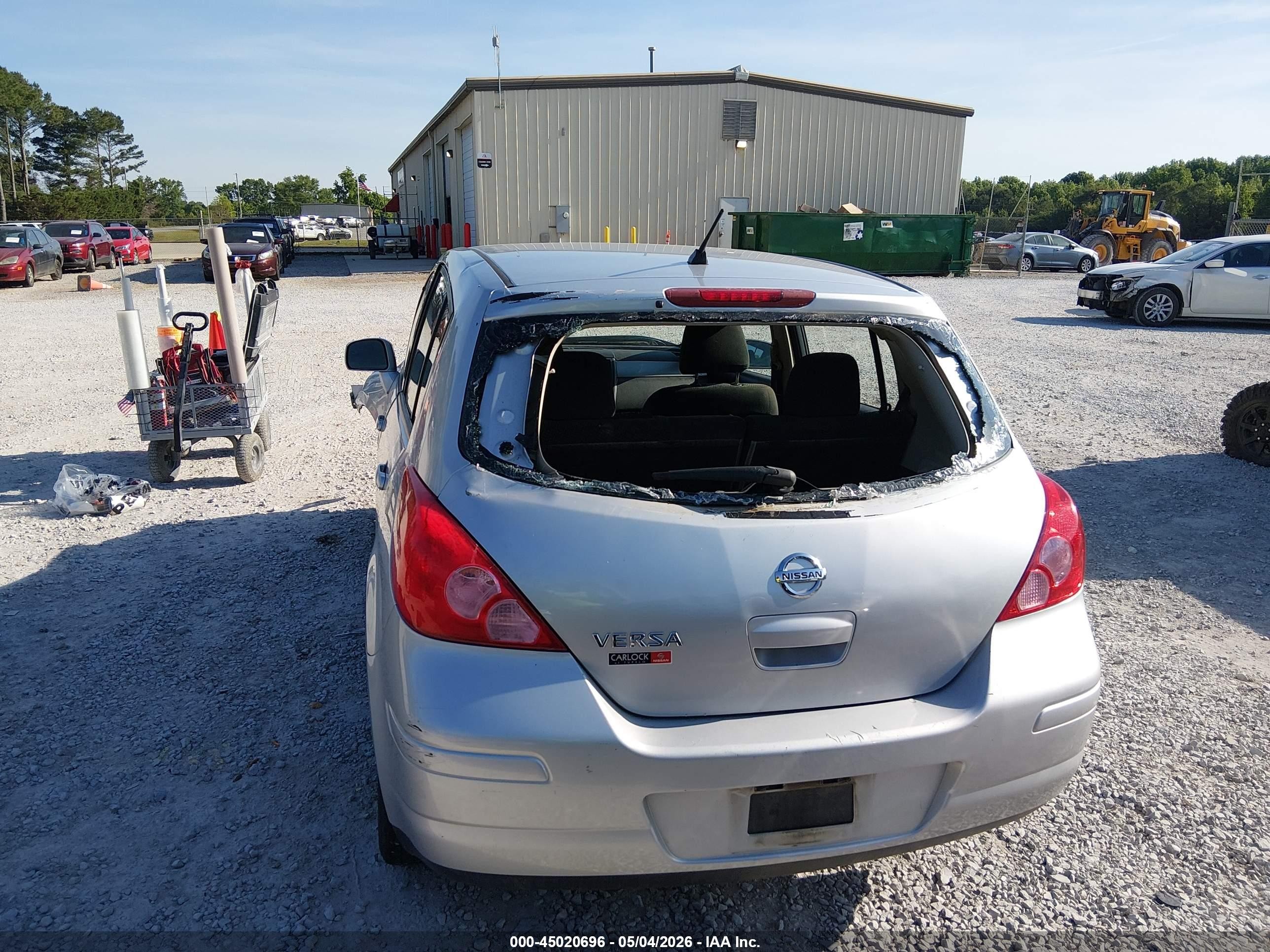 2011 Nissan Versa 1.8s Silver vin: 3N1BC1CP7BL511874