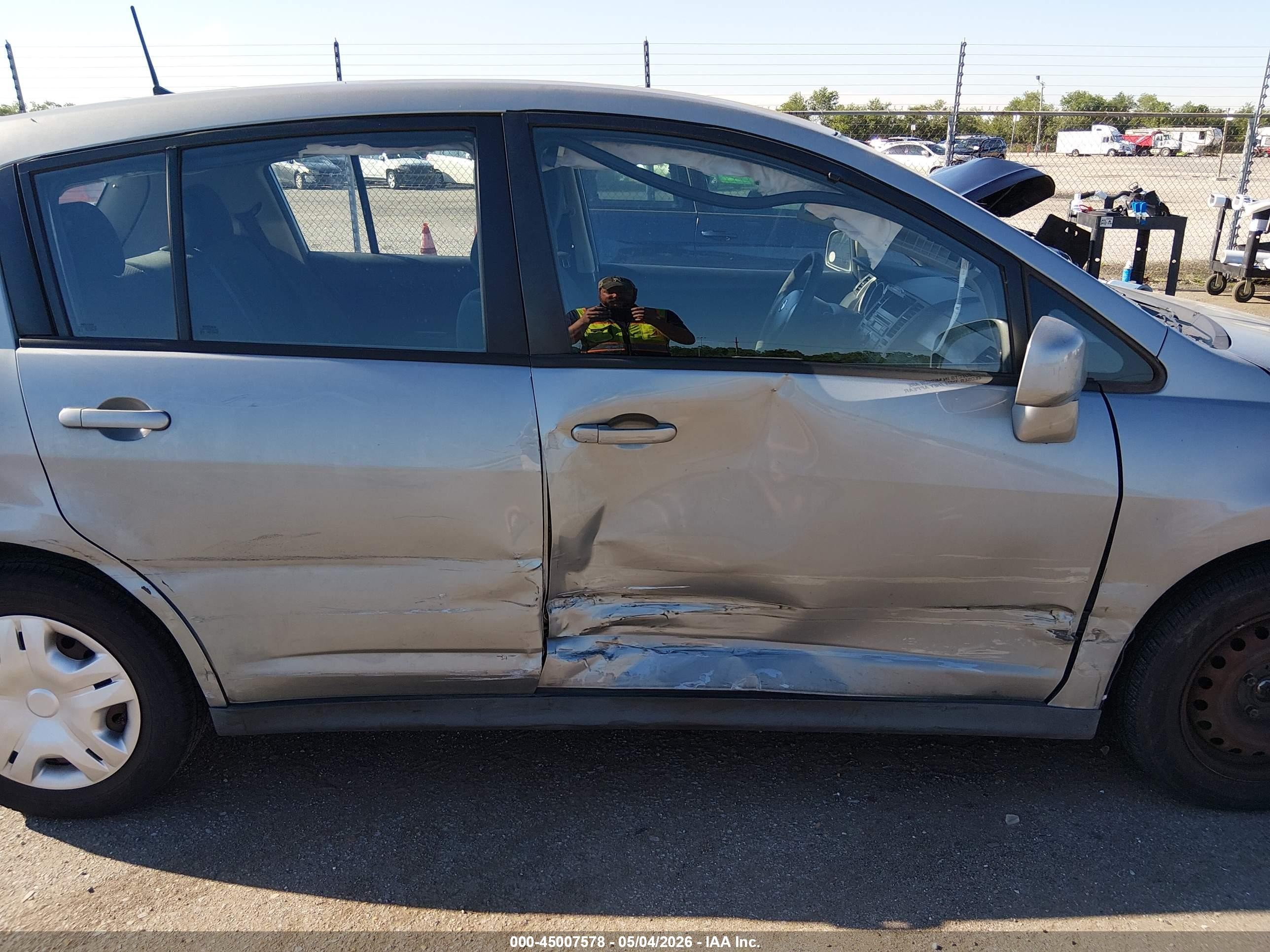 2011 Nissan Versa 1.8s Gray vin: 3N1BC1CP7BL517819
