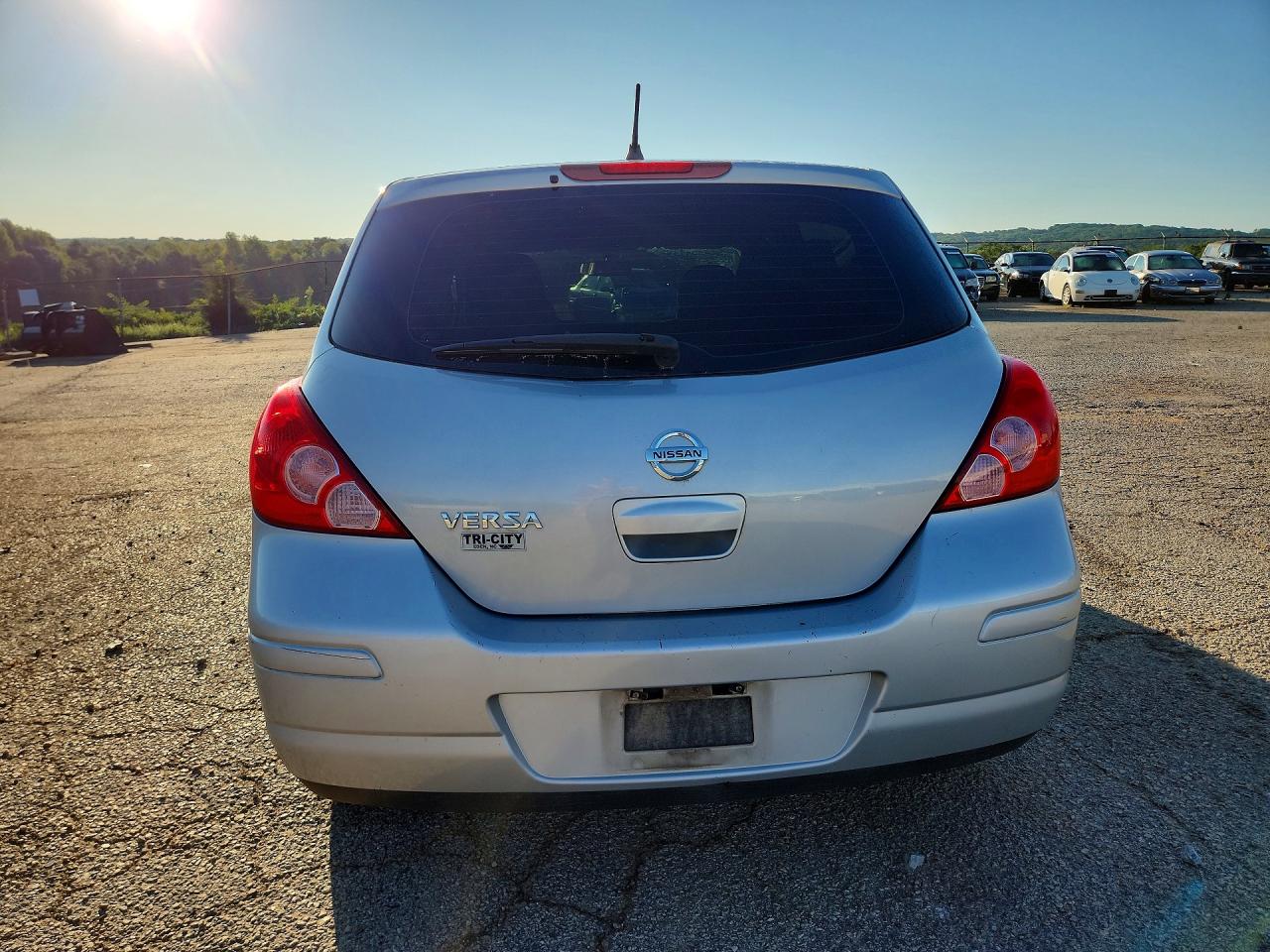 2012 Nissan Versa 1.8 S Серебряный vin: 3N1BC1CP7CK245070