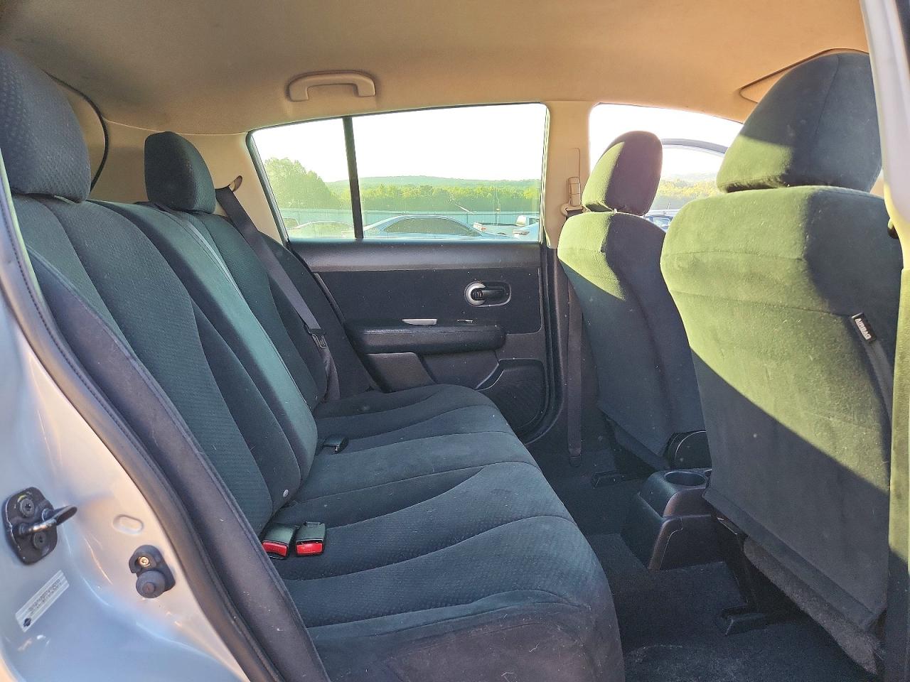 2012 Nissan Versa 1.8 S Серебряный vin: 3N1BC1CP7CK245070