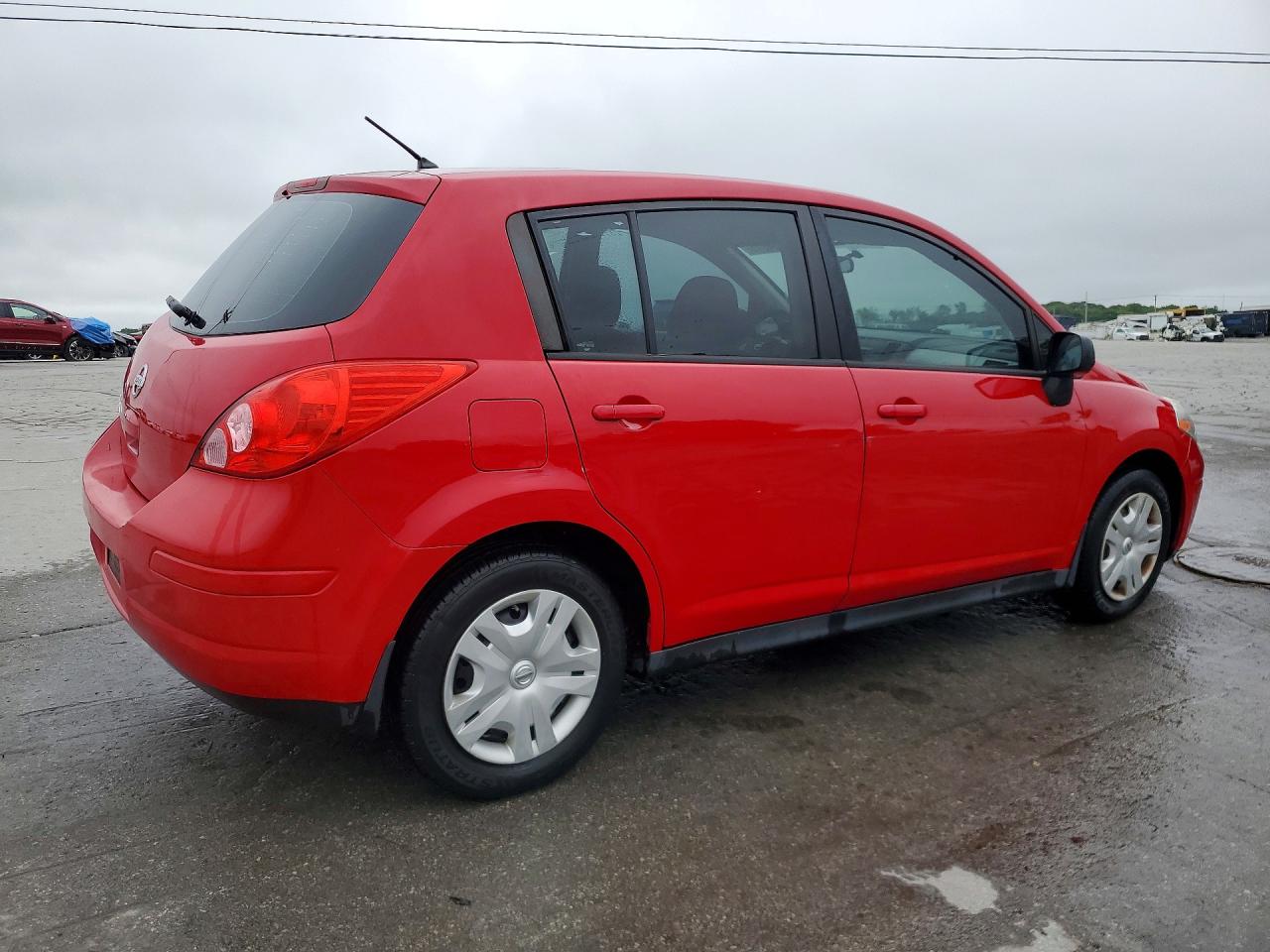 2012 Nissan Versa 1.8 S Red vin: 3N1BC1CP7CK248079
