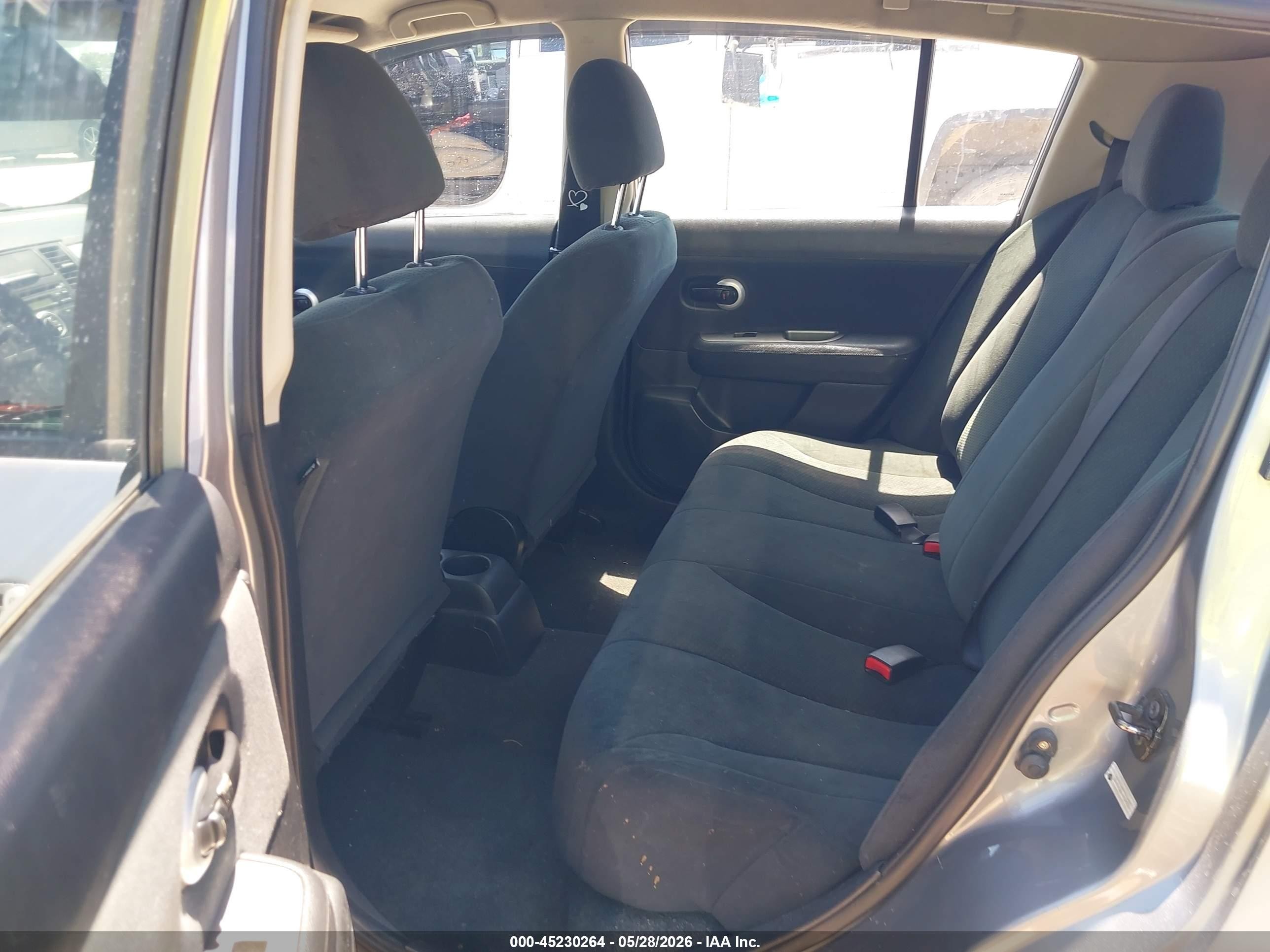 2012 Nissan Versa 1.8 S Silver vin: 3N1BC1CP7CK249555