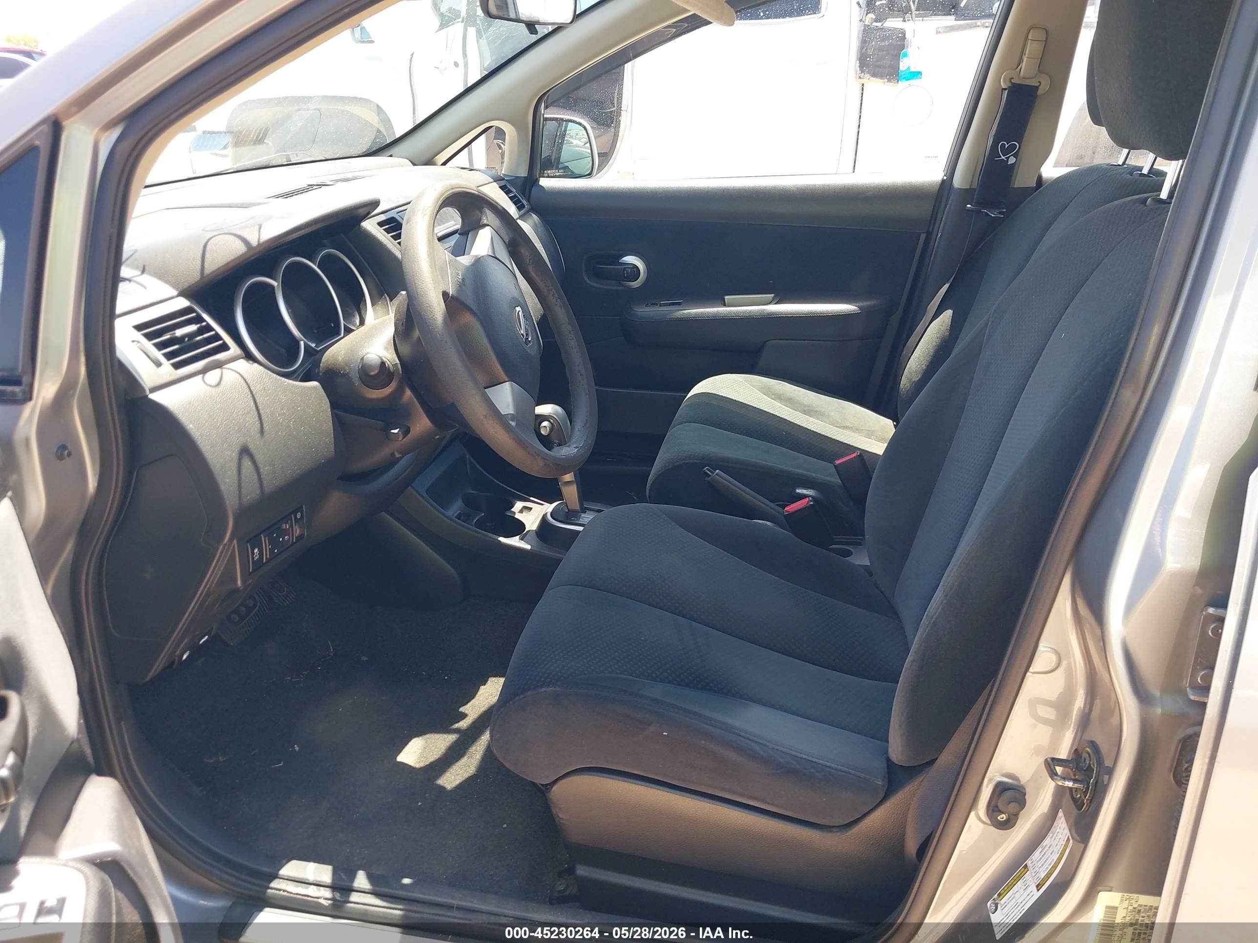 2012 Nissan Versa 1.8 S Silver vin: 3N1BC1CP7CK249555