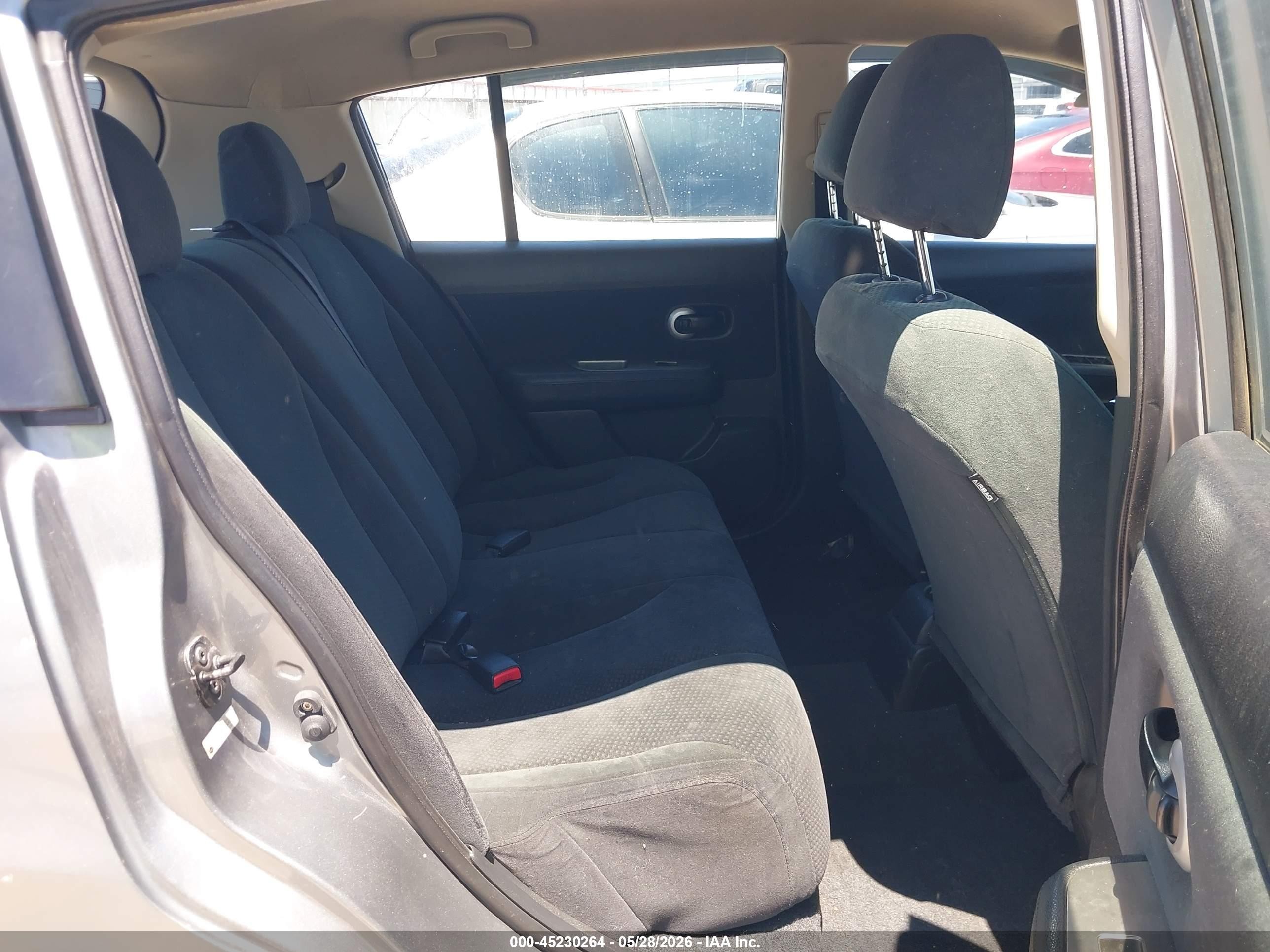 2012 Nissan Versa 1.8 S Silver vin: 3N1BC1CP7CK249555