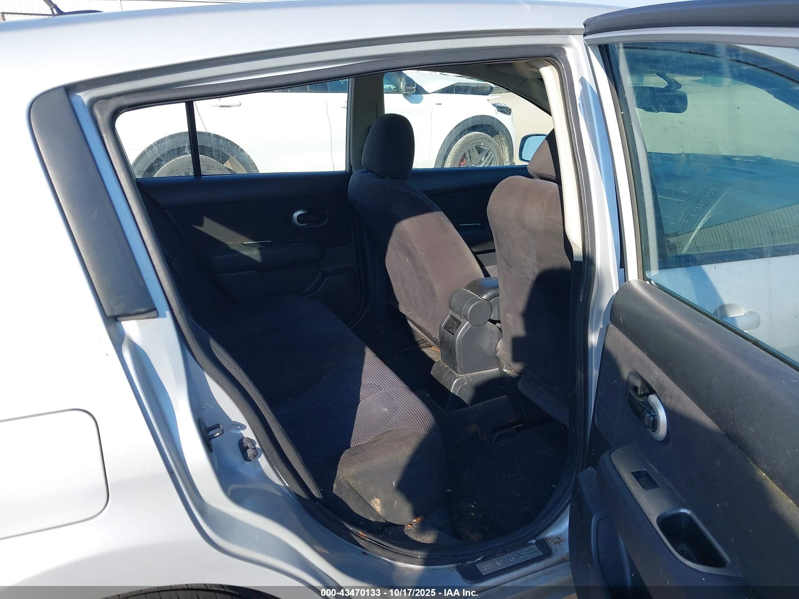 2012 Nissan Versa 1.8 Sl Silver vin: 3N1BC1CP7CK292759