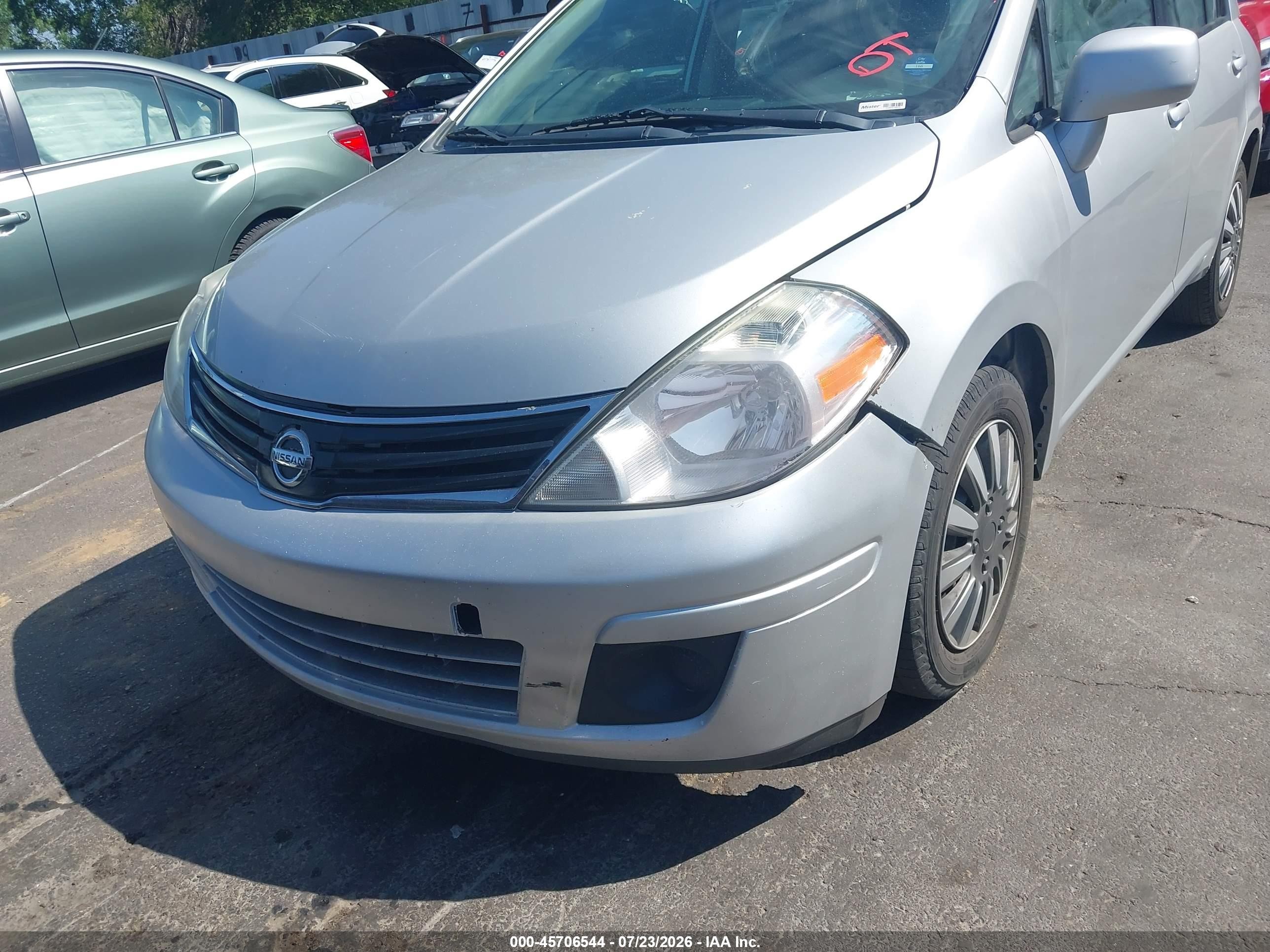 2012 Nissan Versa 1.8 S Silver vin: 3N1BC1CP7CK813995