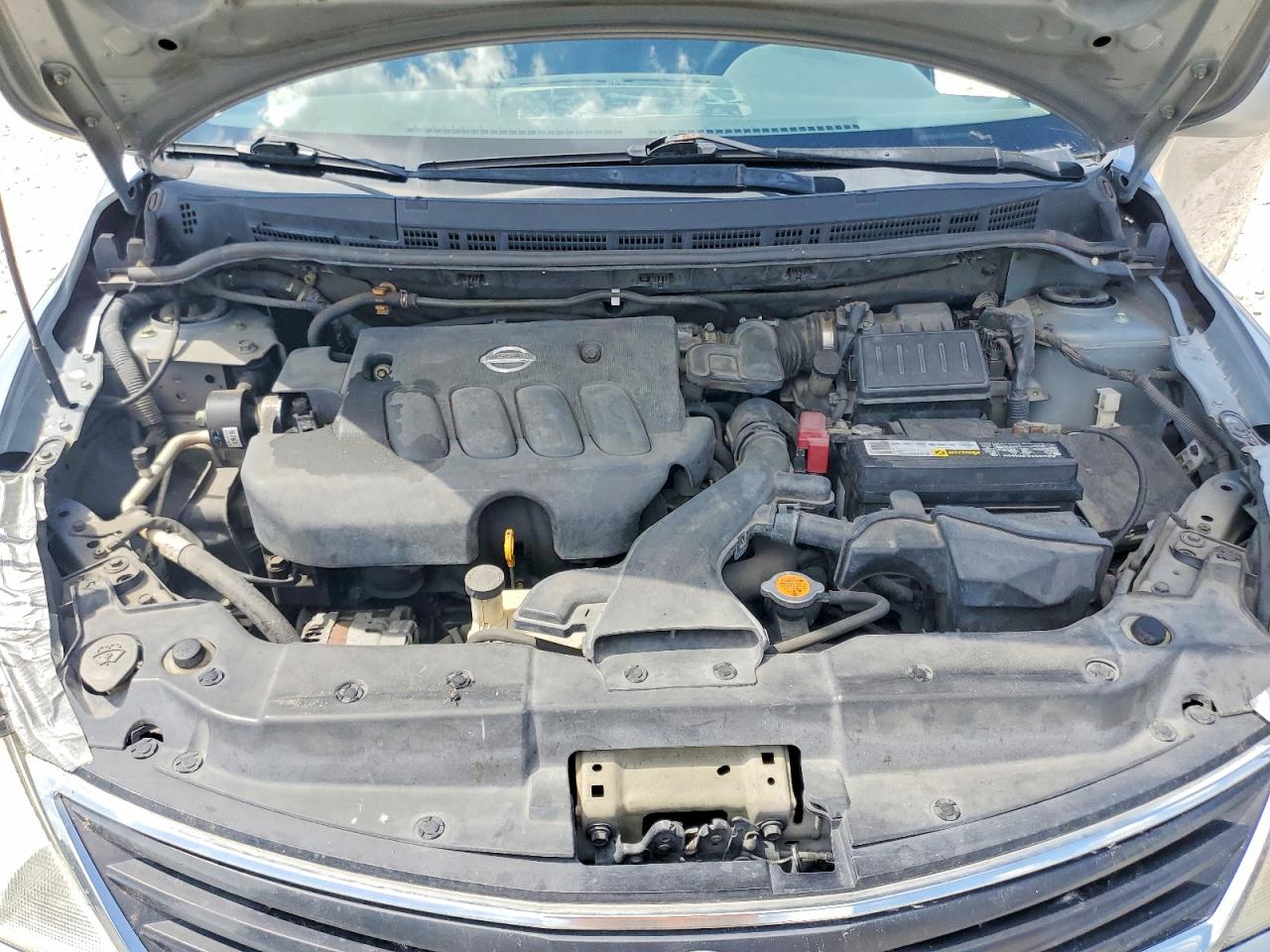 2010 Nissan Versa 1.8 S Silver vin: 3N1BC1CP8AL372496