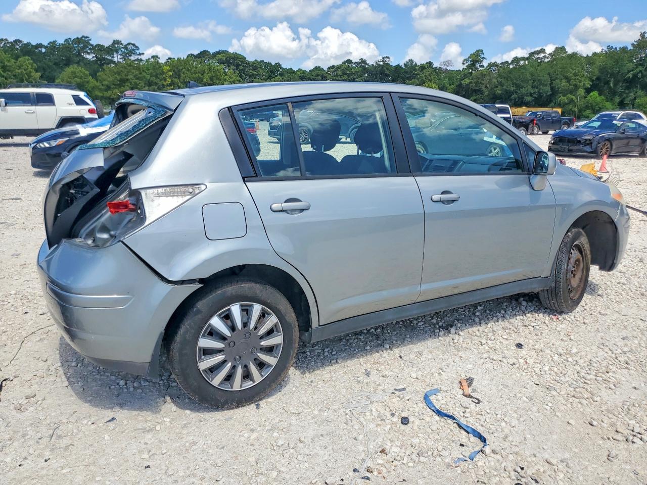 2010 Nissan Versa 1.8 S Silver vin: 3N1BC1CP8AL372496