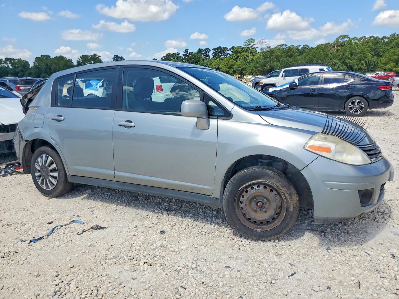 2010 Nissan Versa 1.8 S Silver vin: 3N1BC1CP8AL372496