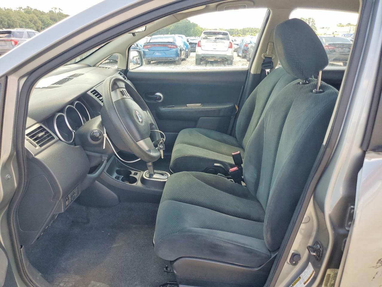 2010 Nissan Versa 1.8 S Silver vin: 3N1BC1CP8AL372496