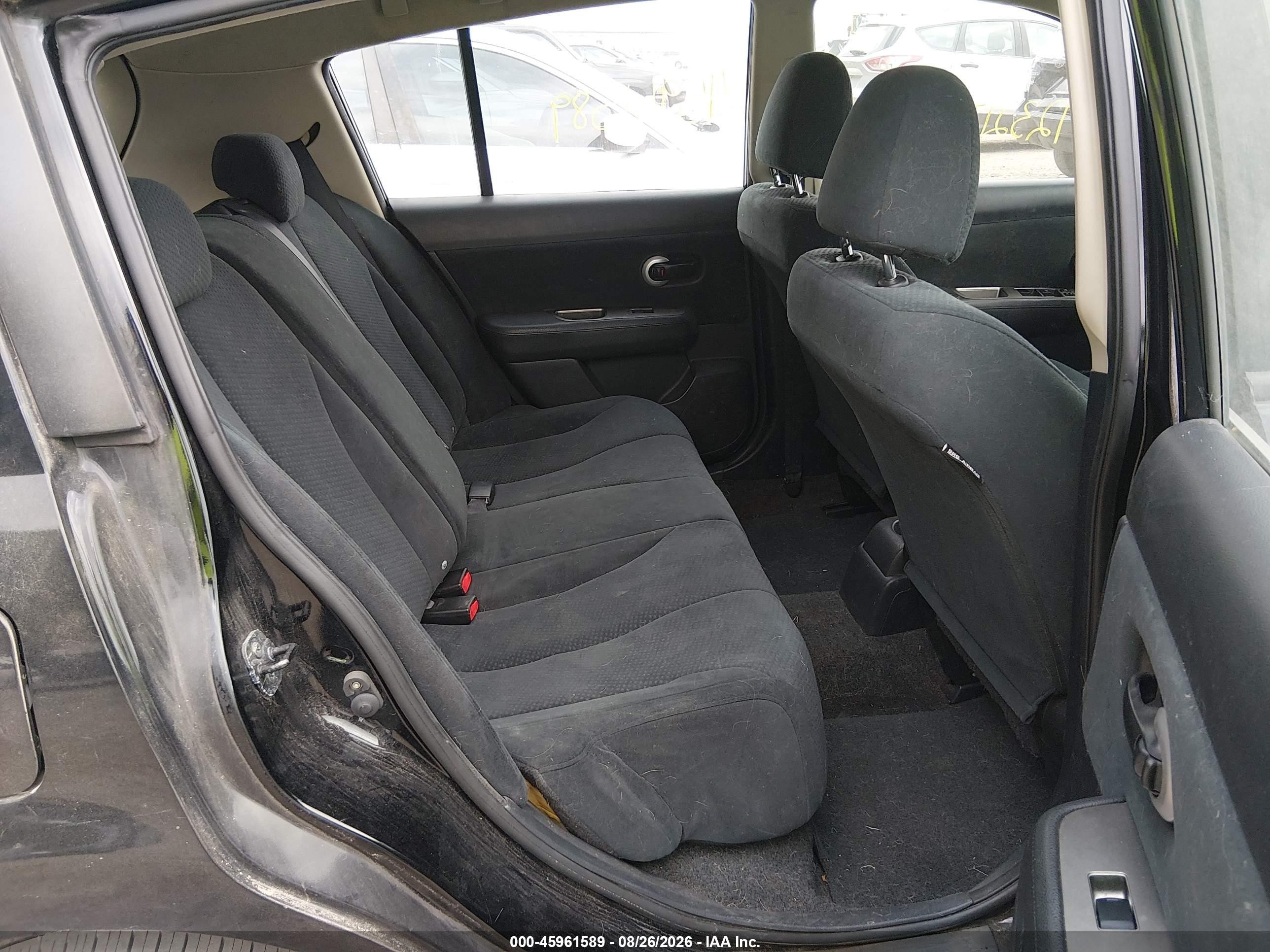 2010 Nissan Versa 1.8s Черный vin: 3N1BC1CP8AL400068