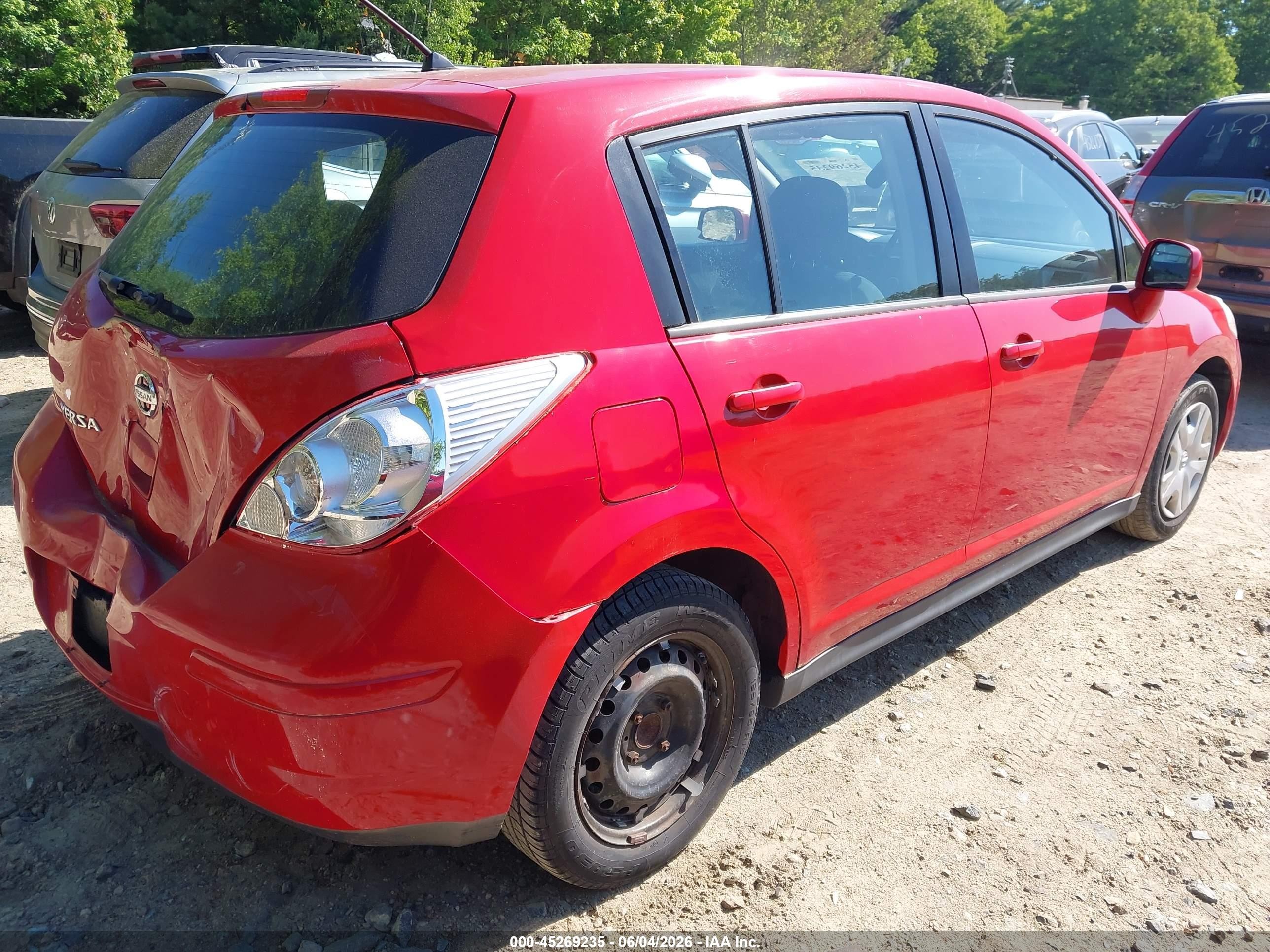 2010 Nissan Versa 1.8s Red vin: 3N1BC1CP8AL416092