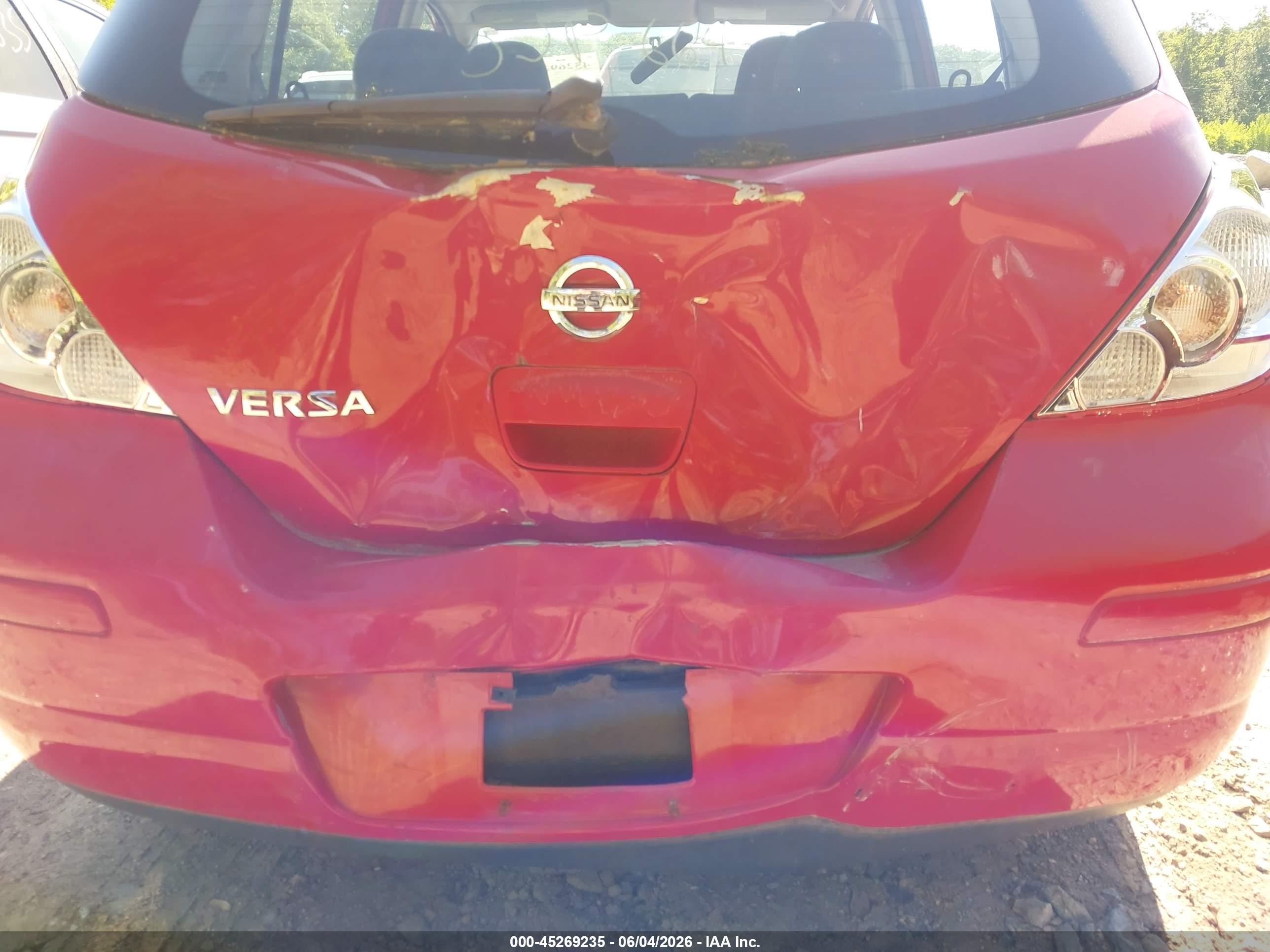 2010 Nissan Versa 1.8s Red vin: 3N1BC1CP8AL416092