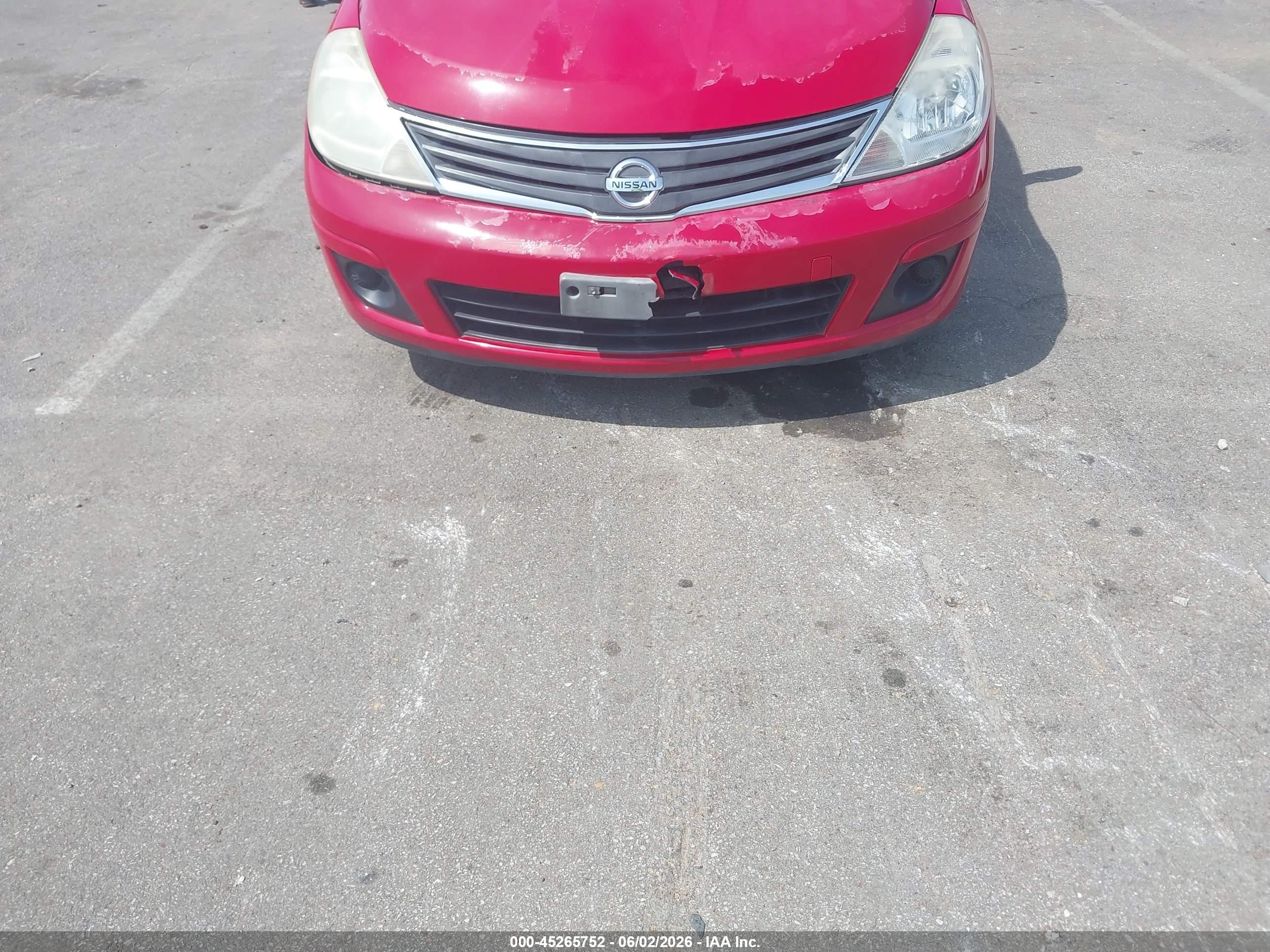 2011 Nissan Versa 1.8s Red vin: 3N1BC1CP8BL428454