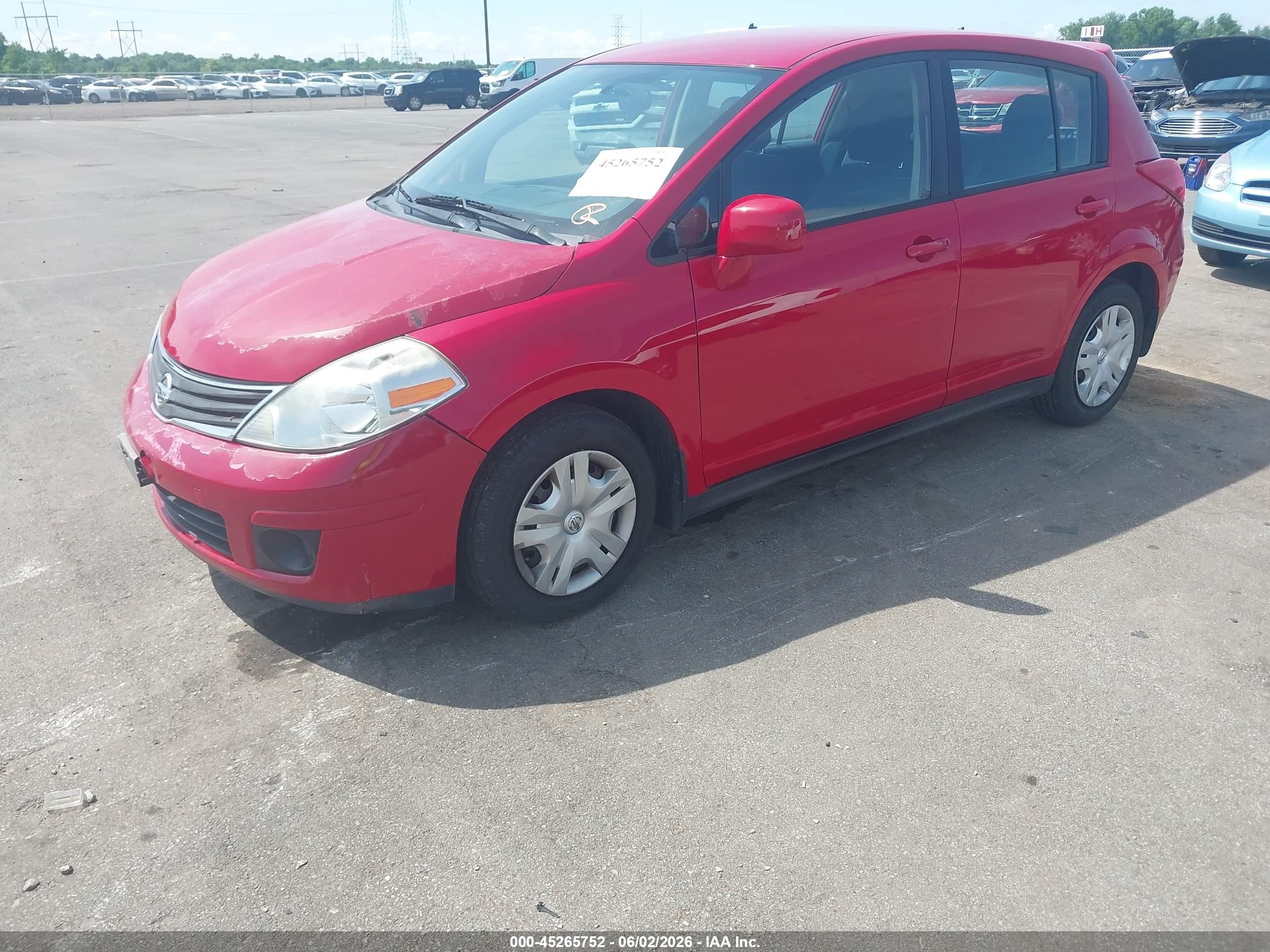 2011 Nissan Versa 1.8s Red vin: 3N1BC1CP8BL428454