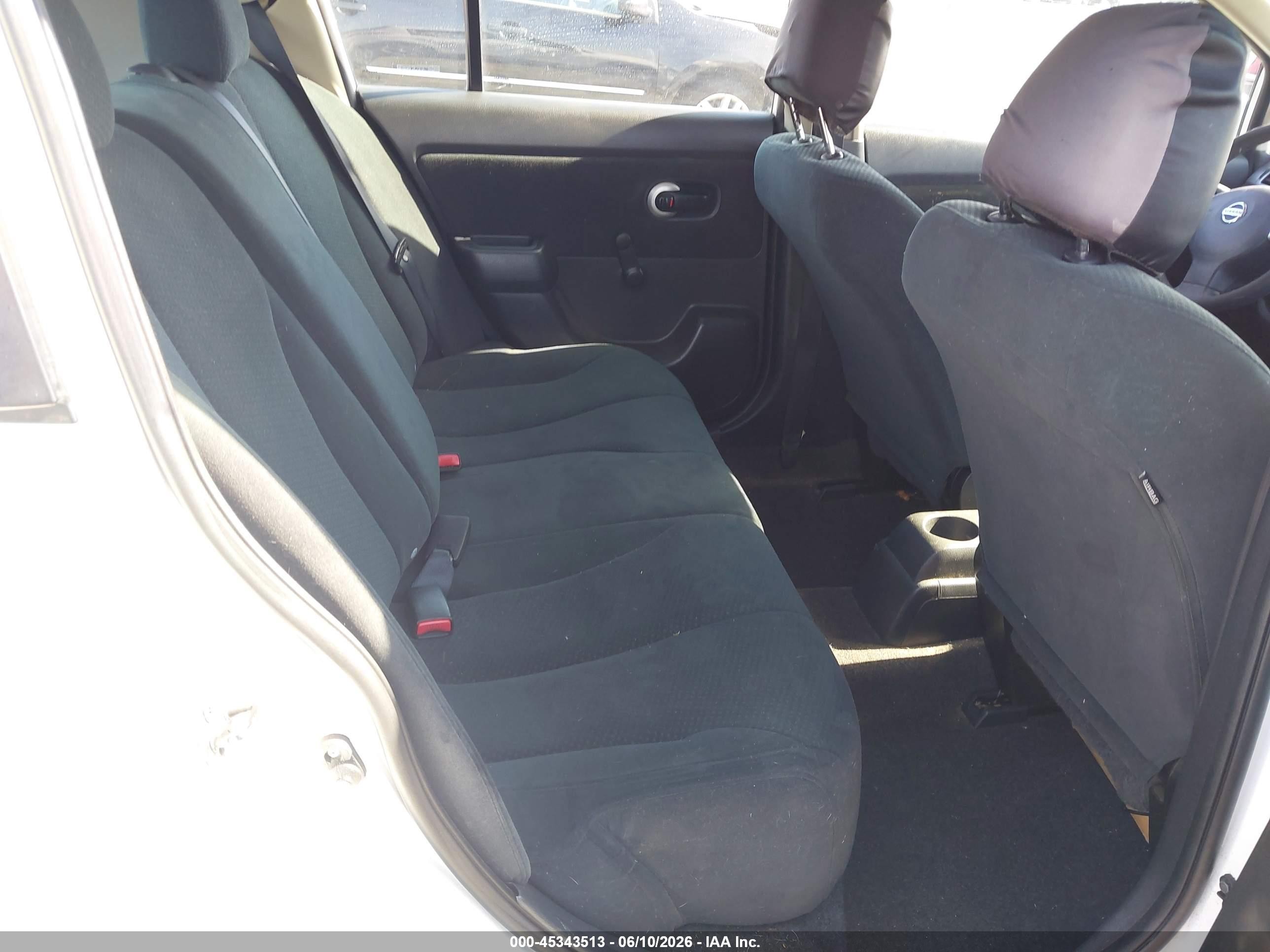 2011 Nissan Versa 1.8s White vin: 3N1BC1CP8BL442452