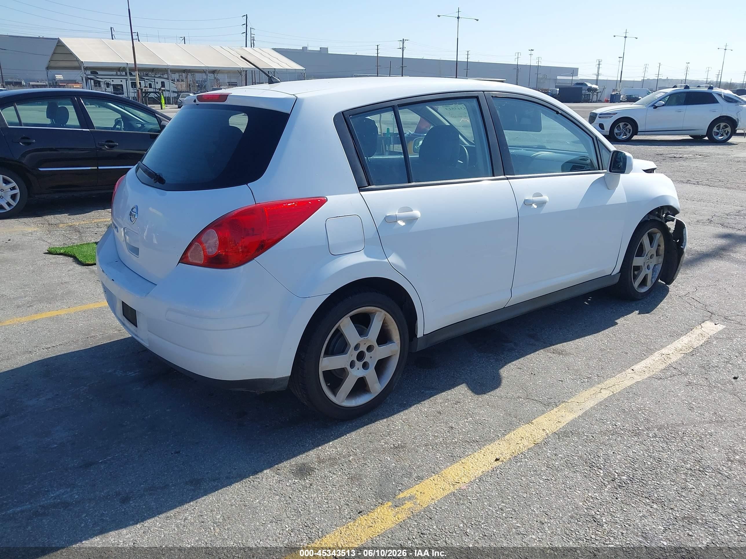 2011 Nissan Versa 1.8s White vin: 3N1BC1CP8BL442452