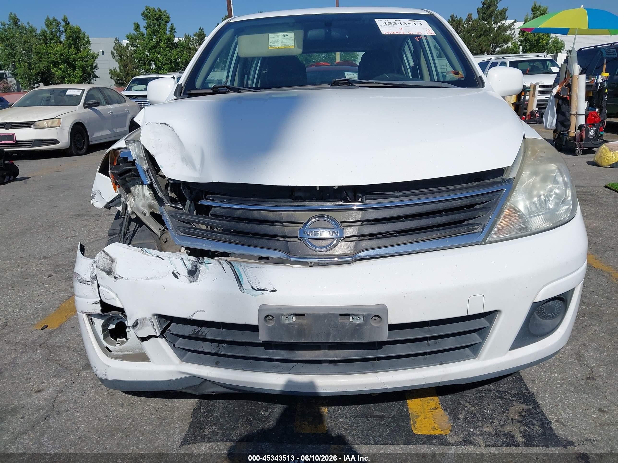 2011 Nissan Versa 1.8s White vin: 3N1BC1CP8BL442452