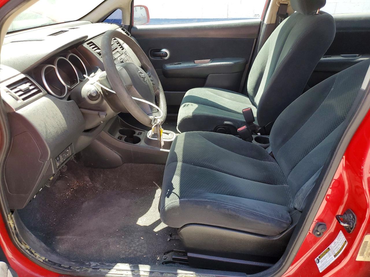 2011 Nissan Versa Красный vin: 3N1BC1CP8BL447215