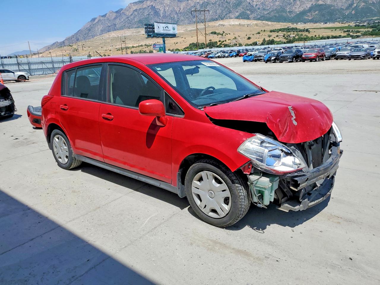 2011 Nissan Versa Красный vin: 3N1BC1CP8BL447215