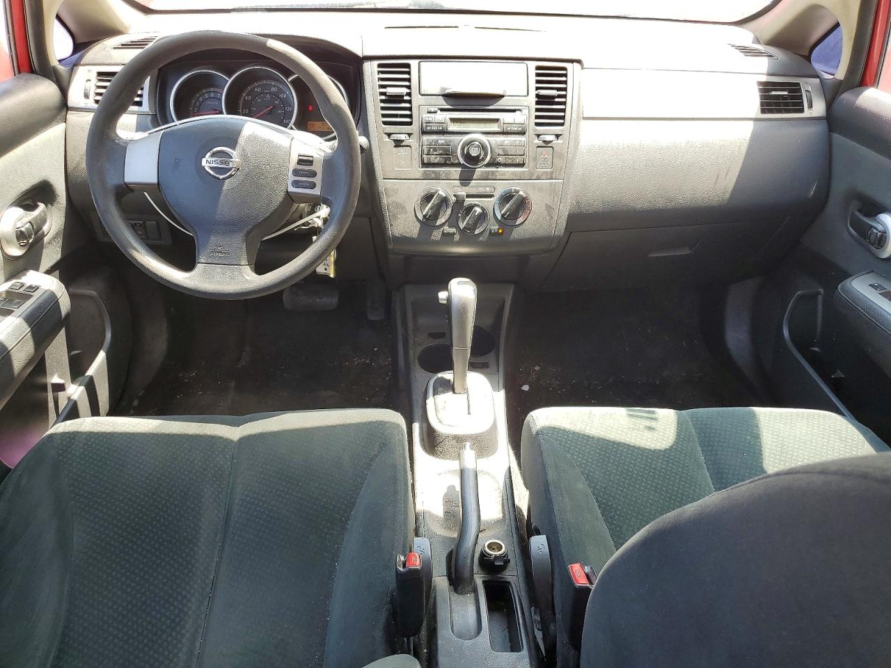 2011 Nissan Versa Красный vin: 3N1BC1CP8BL447215