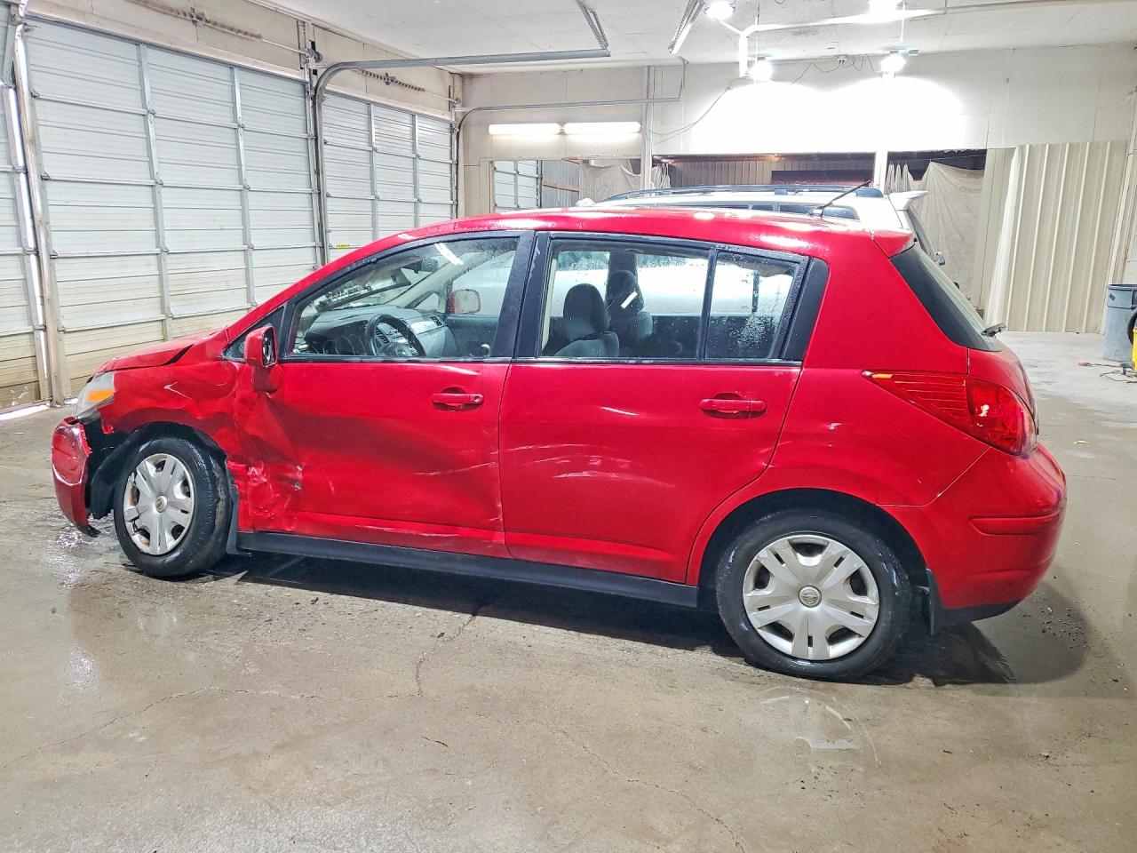 2011 Nissan Versa 1.8 S Red vin: 3N1BC1CP8BL511222