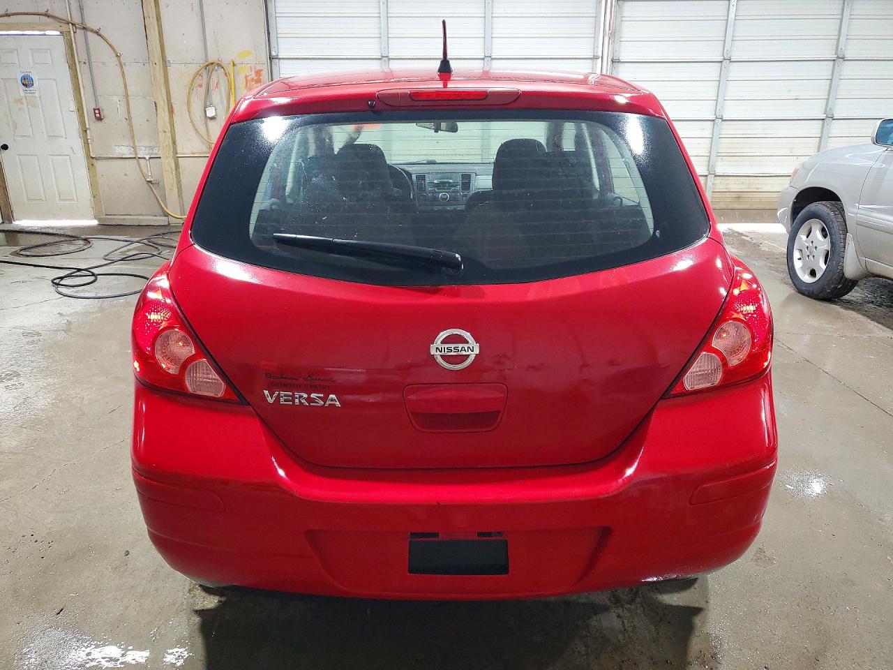 2011 Nissan Versa 1.8 S Red vin: 3N1BC1CP8BL511222