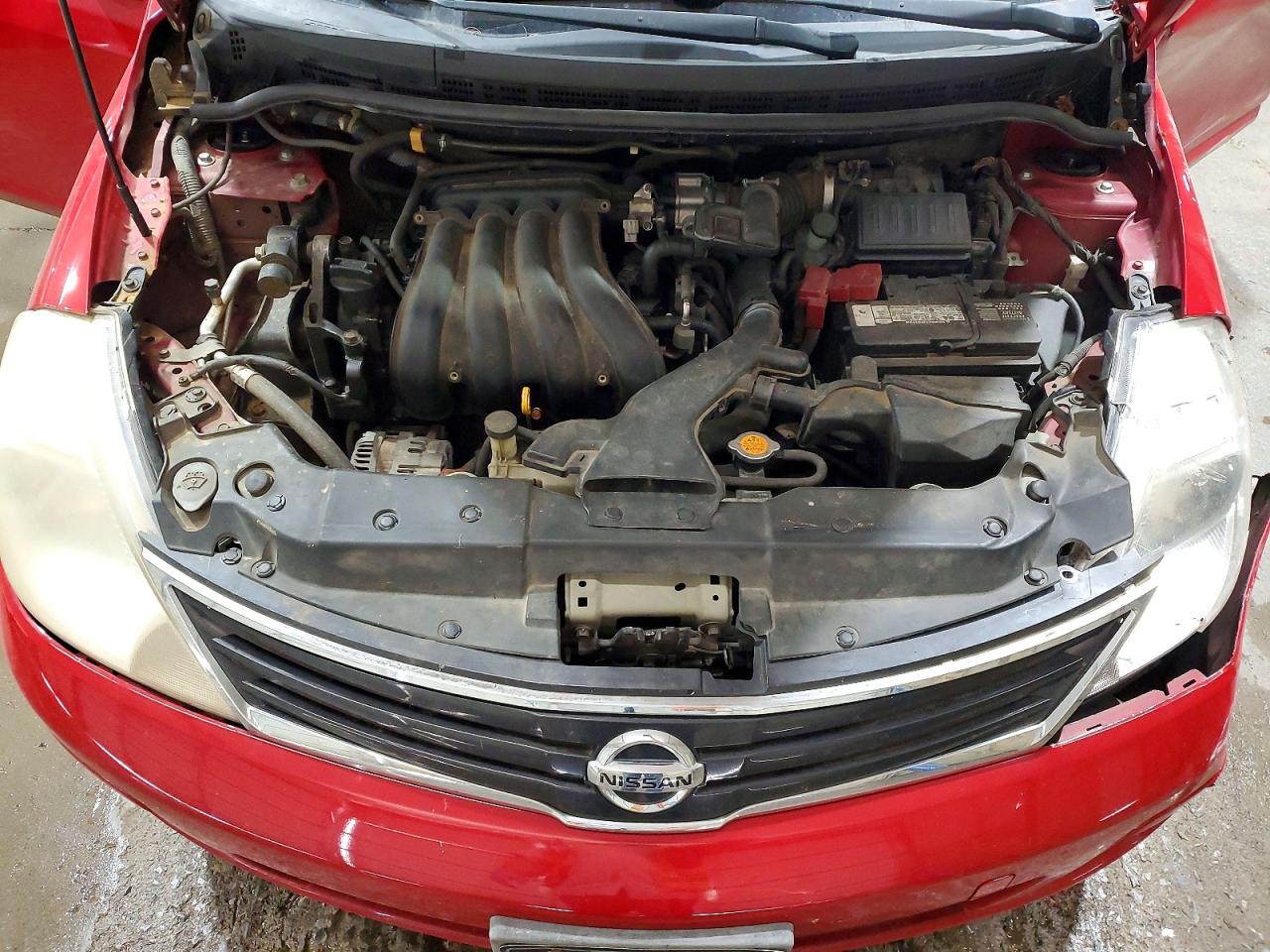 2011 Nissan Versa 1.8 S Red vin: 3N1BC1CP8BL511222