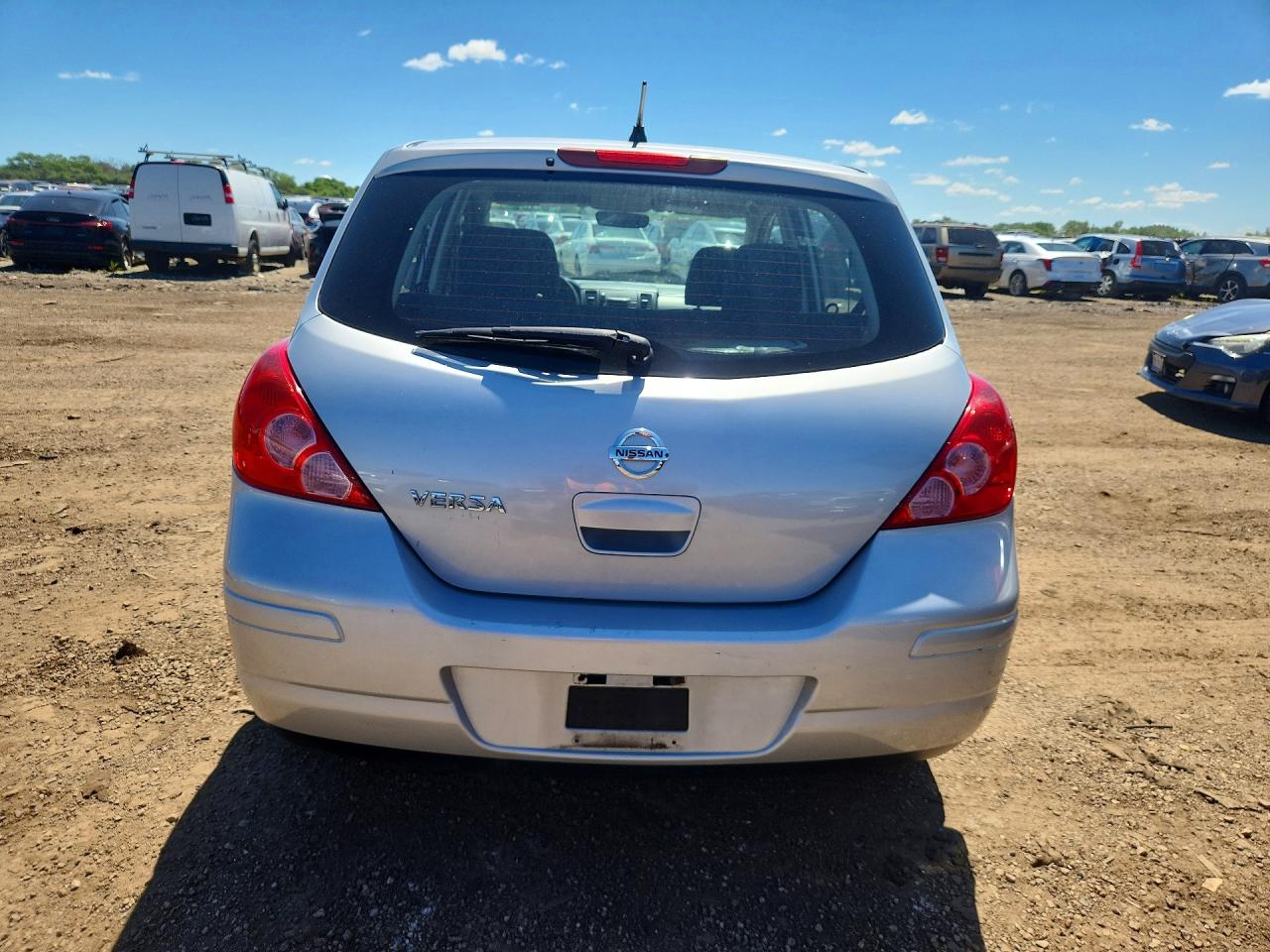 2012 Nissan Versa 1.8 S Silver vin: 3N1BC1CP8CK251489