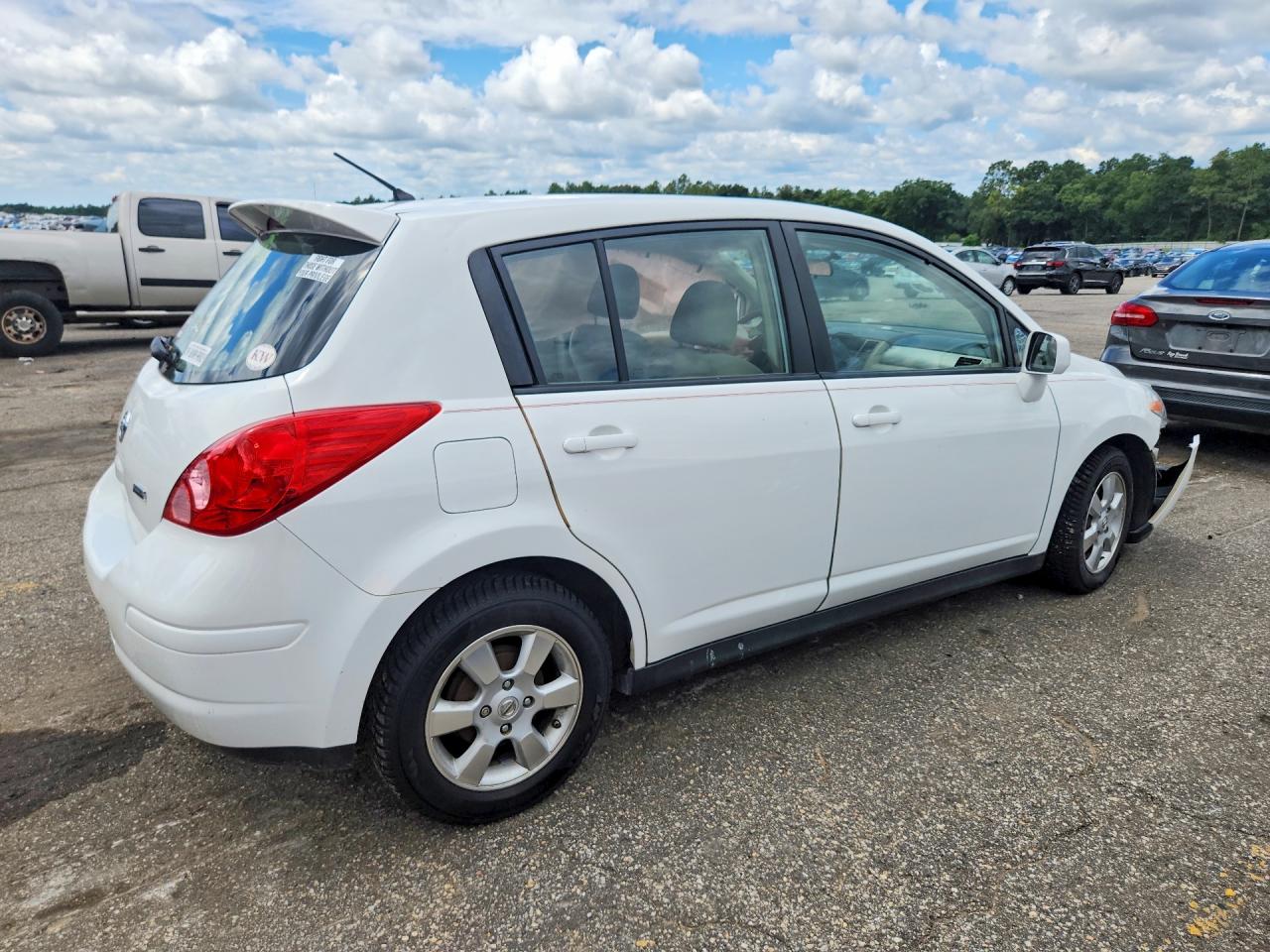 2012 Nissan Versa 1.8 S White vin: 3N1BC1CP8CK252738