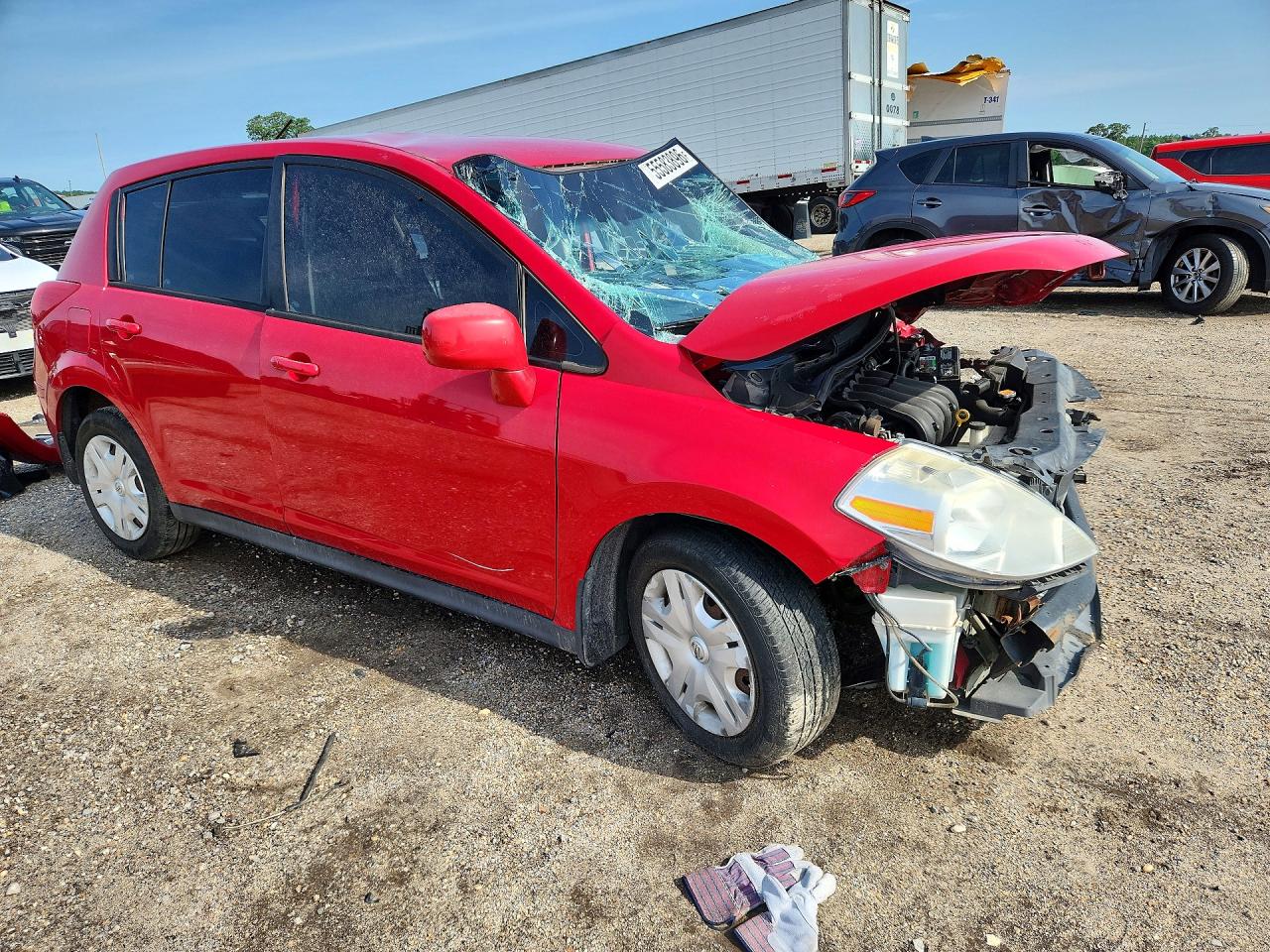 2012 Nissan Versa 1.8 S Red vin: 3N1BC1CP8CL370010