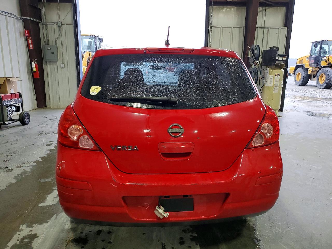 2010 Nissan Versa Красный vin: 3N1BC1CP9AL372040
