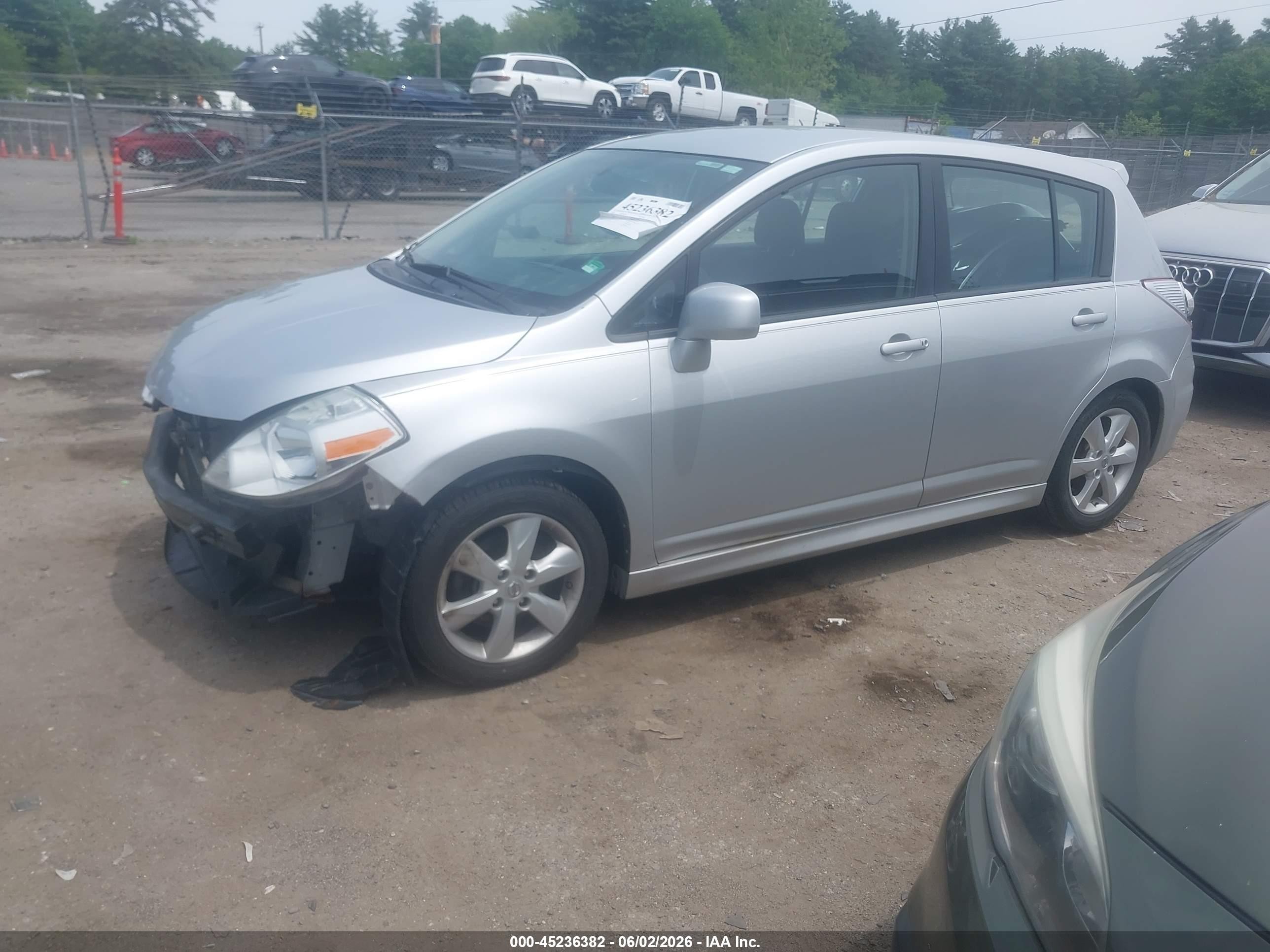 2010 Nissan Versa 1.8sl Silver vin: 3N1BC1CP9AL403660