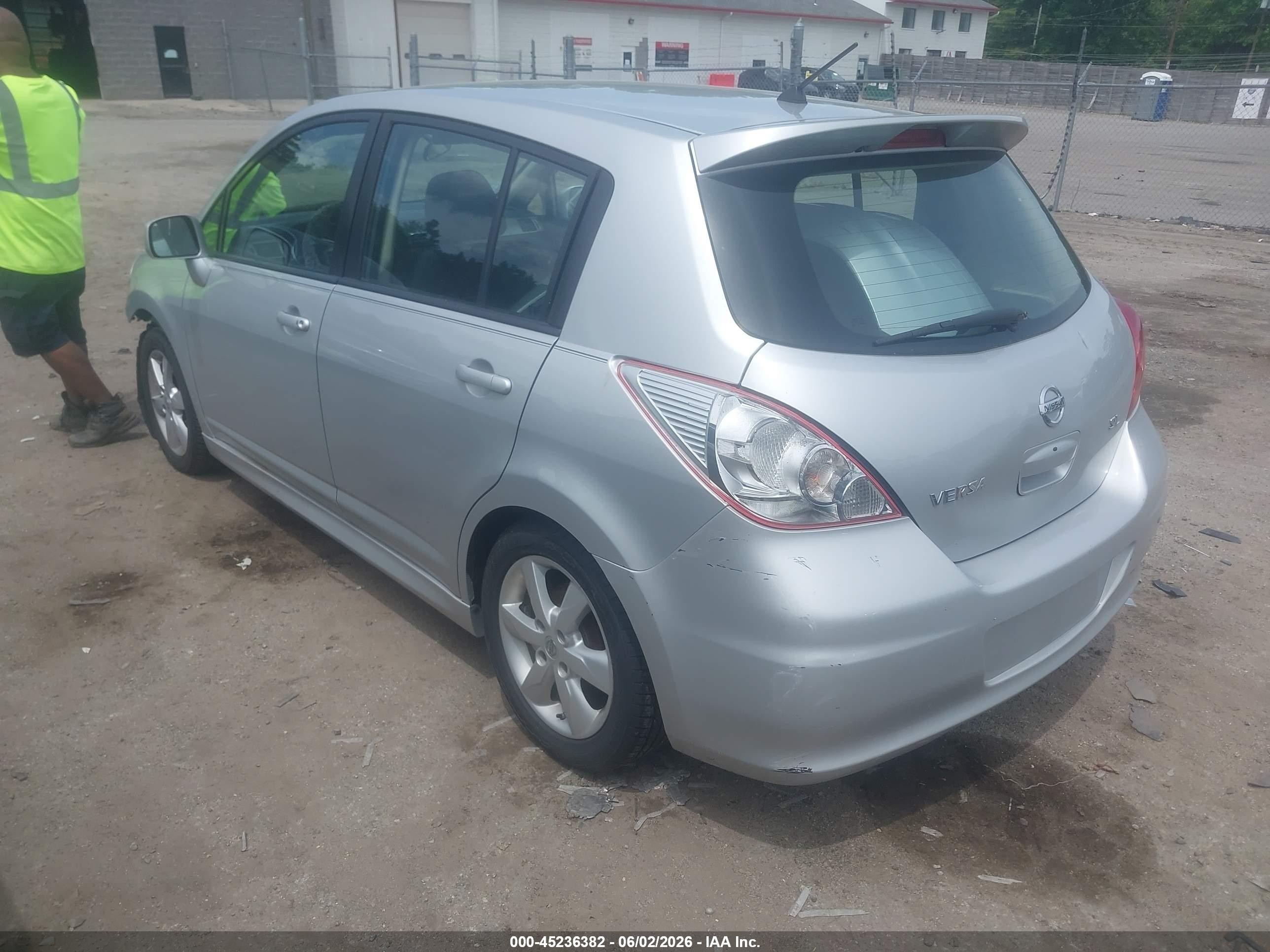 2010 Nissan Versa 1.8sl Silver vin: 3N1BC1CP9AL403660