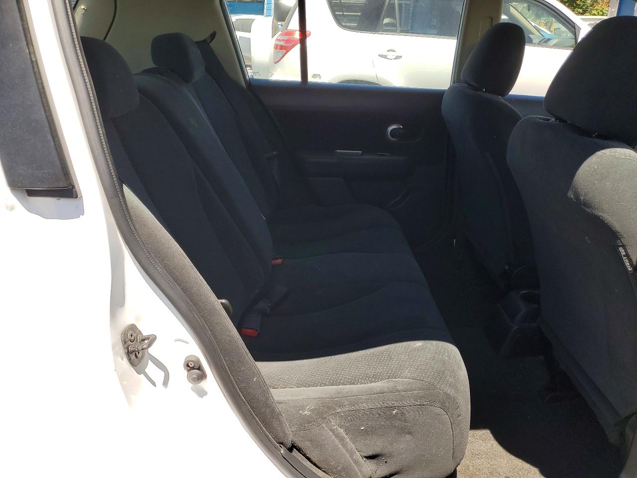 2010 Nissan Versa 1.8 S Белый vin: 3N1BC1CP9AL407997