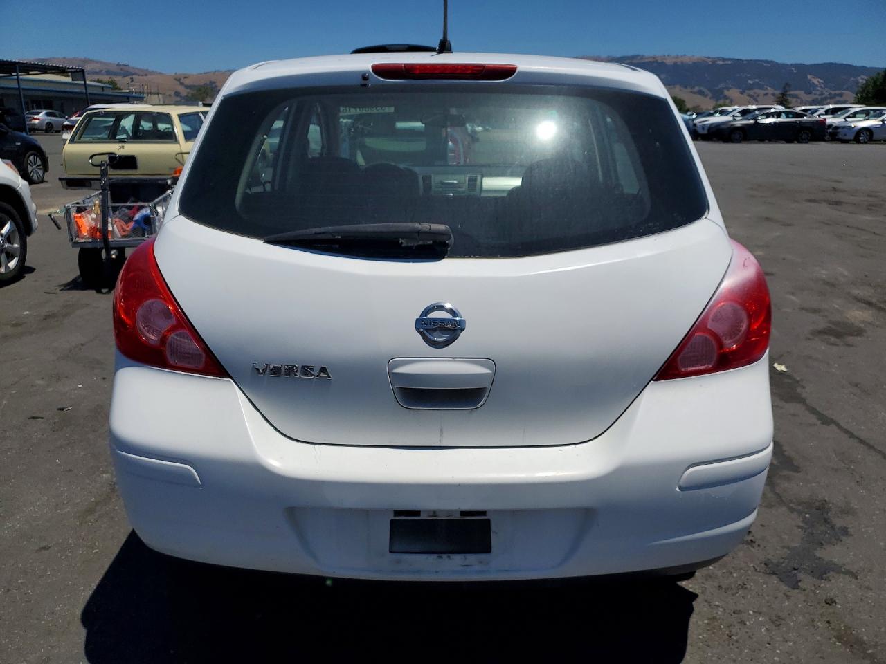 2010 Nissan Versa 1.8 S Белый vin: 3N1BC1CP9AL407997