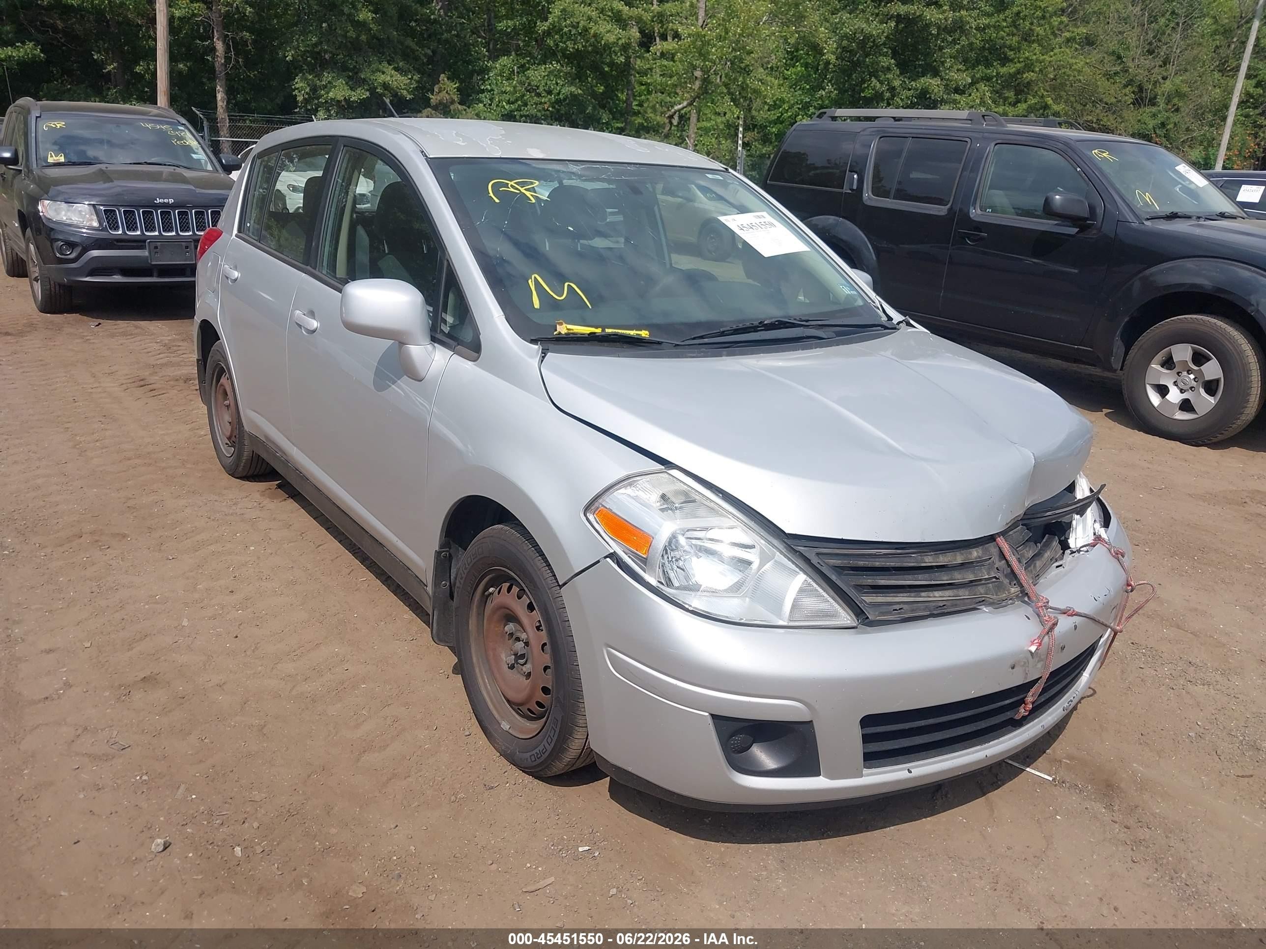 2011 Nissan Versa 1.8s Silver vin: 3N1BC1CP9BL399675