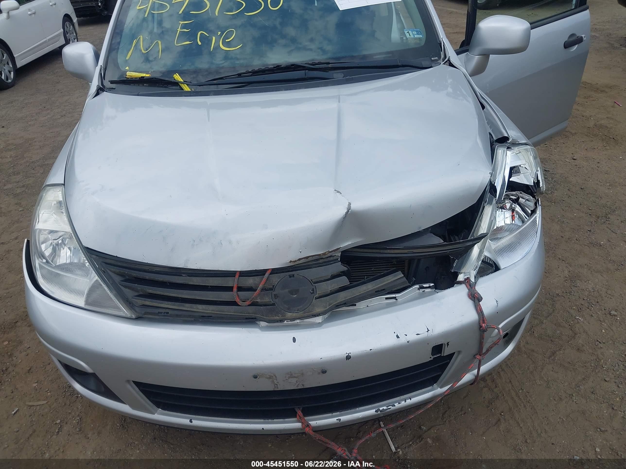 2011 Nissan Versa 1.8s Silver vin: 3N1BC1CP9BL399675