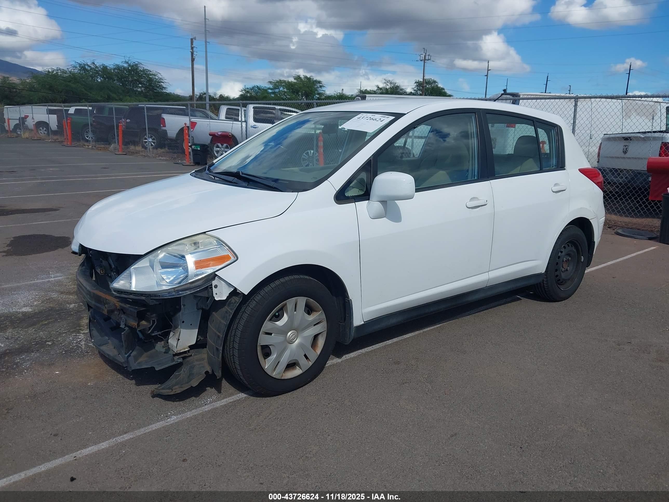2011 Nissan Versa 1.8s White vin: 3N1BC1CP9BL452312