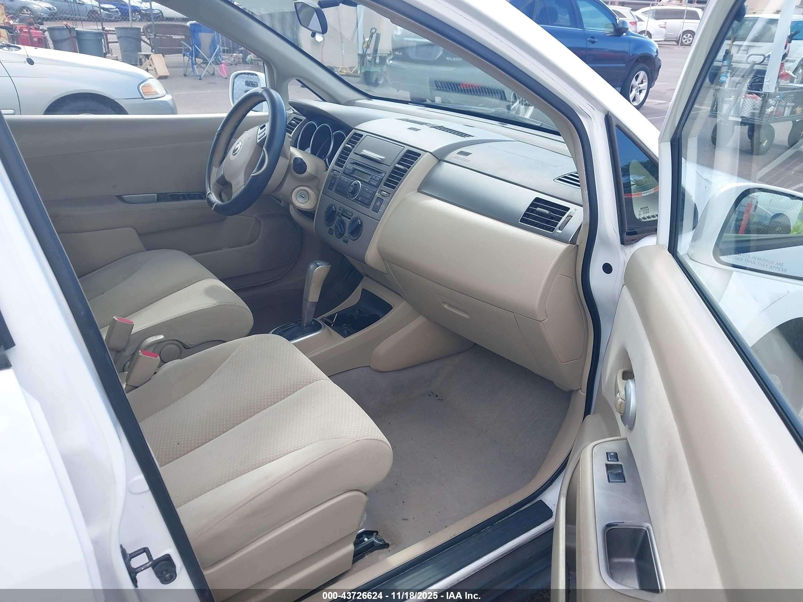 2011 Nissan Versa 1.8s White vin: 3N1BC1CP9BL452312