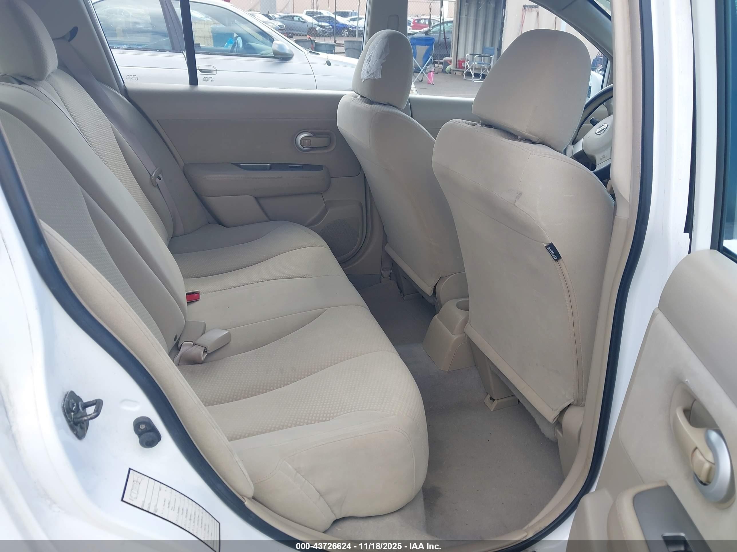 2011 Nissan Versa 1.8s White vin: 3N1BC1CP9BL452312
