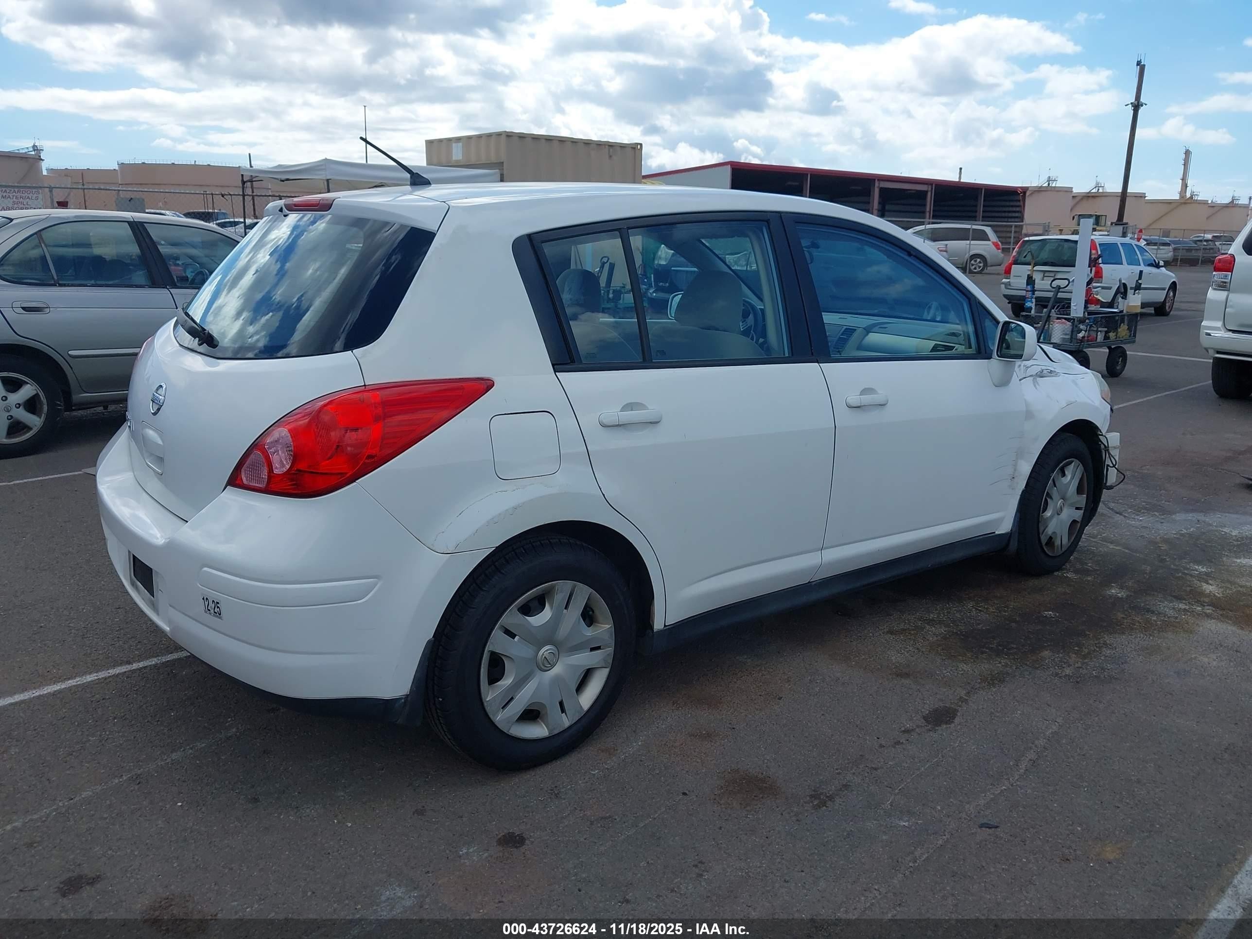 2011 Nissan Versa 1.8s White vin: 3N1BC1CP9BL452312