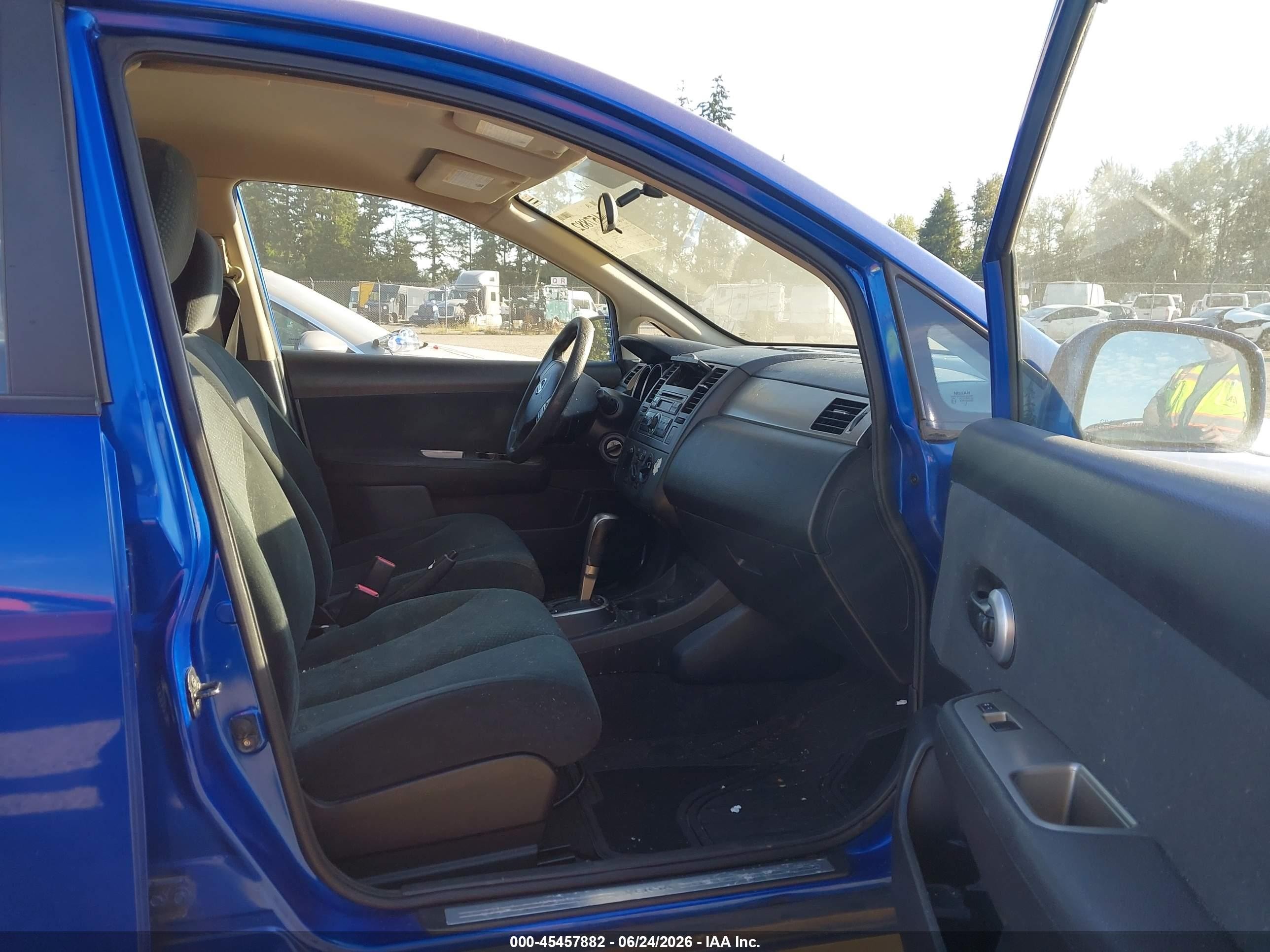 2011 Nissan Versa 1.8s Blue vin: 3N1BC1CP9BL494219