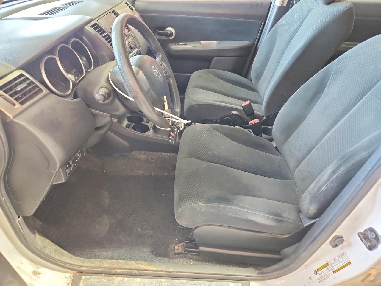 2011 Nissan Versa 1.8 S White vin: 3N1BC1CP9BL499372