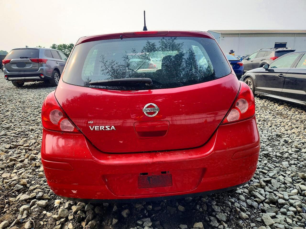 2012 Nissan Versa 1.8 S Red vin: 3N1BC1CP9CK200924
