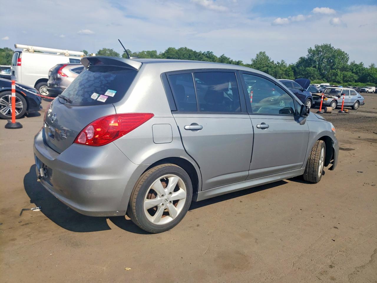 2012 Nissan Versa 1.8 S Silver vin: 3N1BC1CP9CK284307