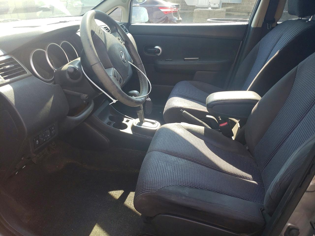 2012 Nissan Versa 1.8 S Silver vin: 3N1BC1CP9CK284307