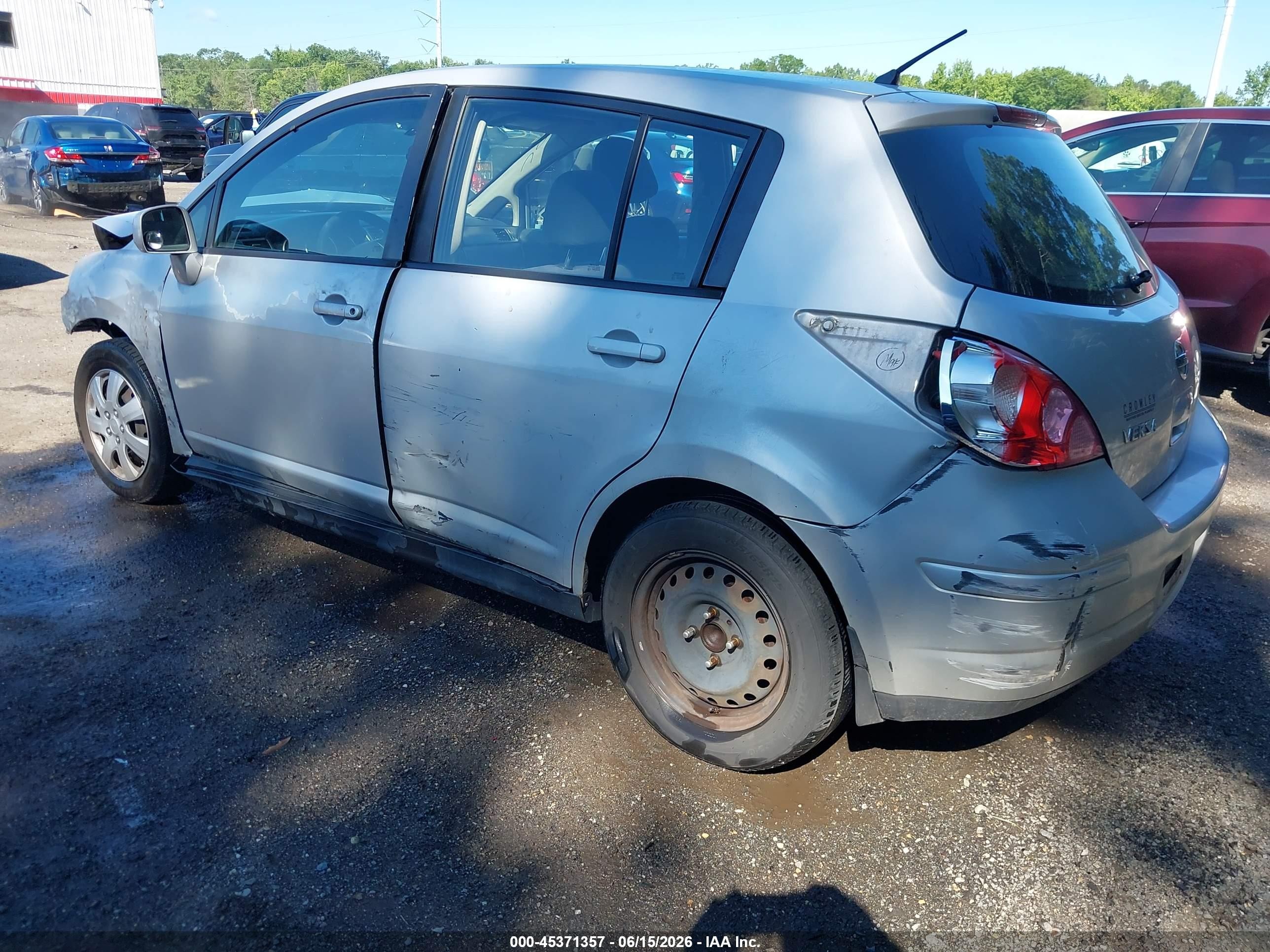 2012 Nissan Versa 1.8 S Silver vin: 3N1BC1CP9CK295159