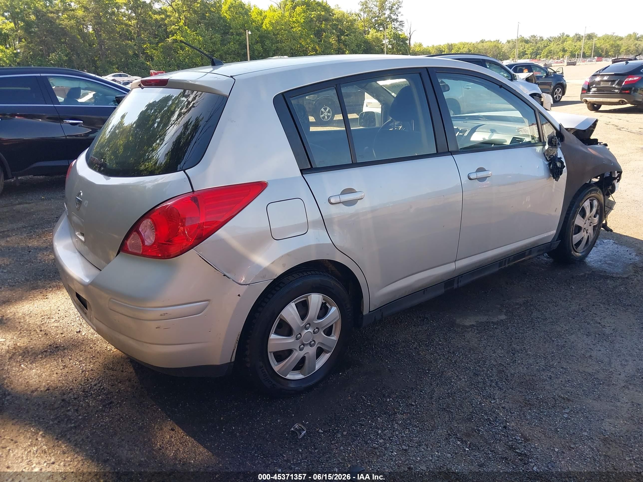 2012 Nissan Versa 1.8 S Silver vin: 3N1BC1CP9CK295159
