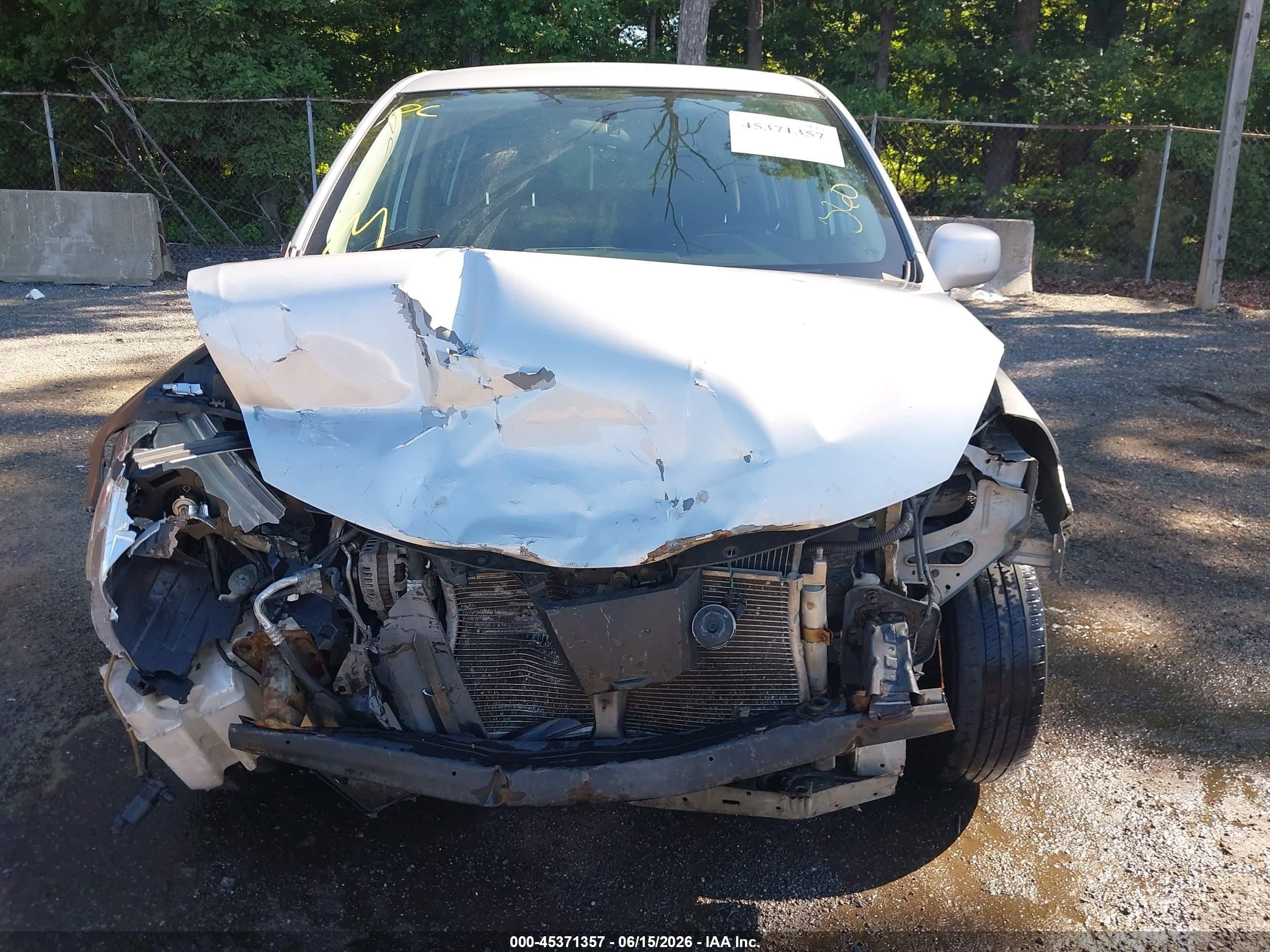 2012 Nissan Versa 1.8 S Silver vin: 3N1BC1CP9CK295159